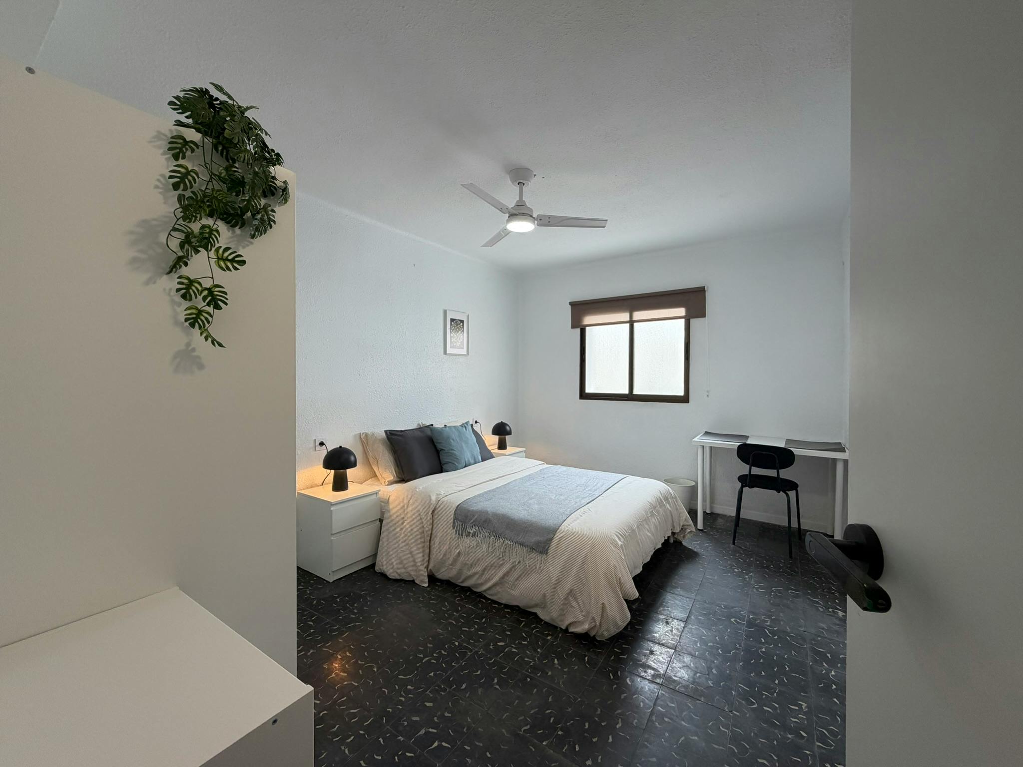 Single room Xirivella, 1 bed, 14m² — photo 4