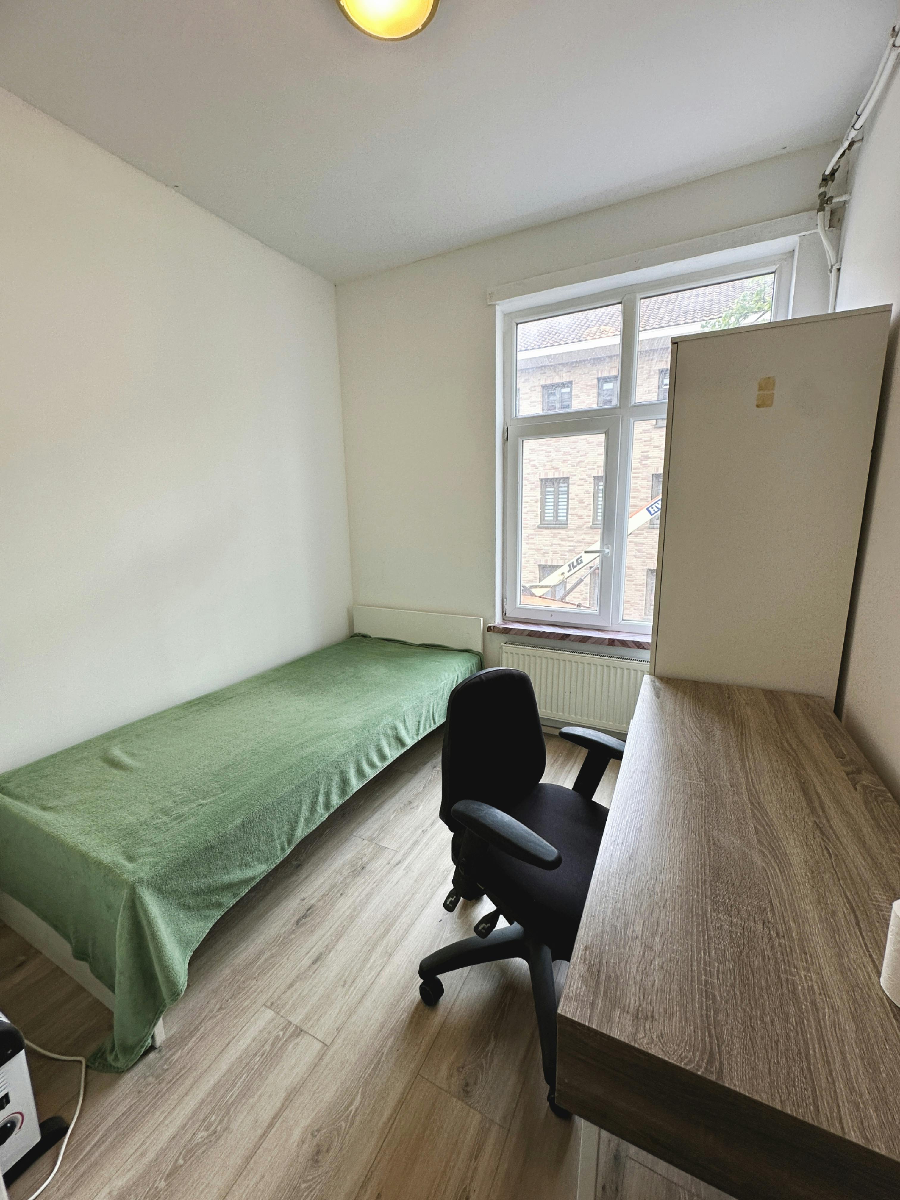 Private room for rent for €650 per month in The Hague, Van Ruysbroekstraat