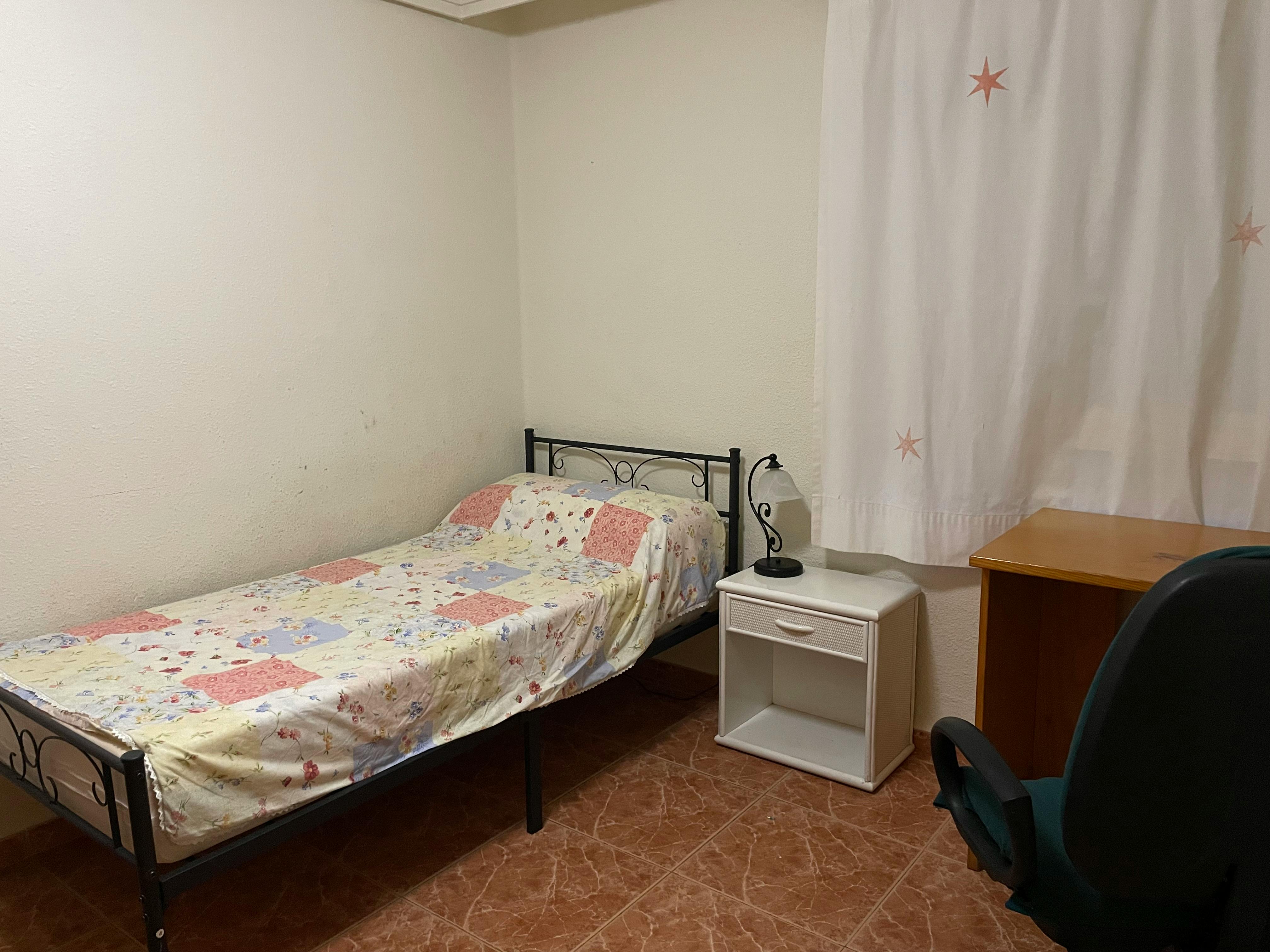 Carrer de la Vall de la Ballestera, Valencia preview