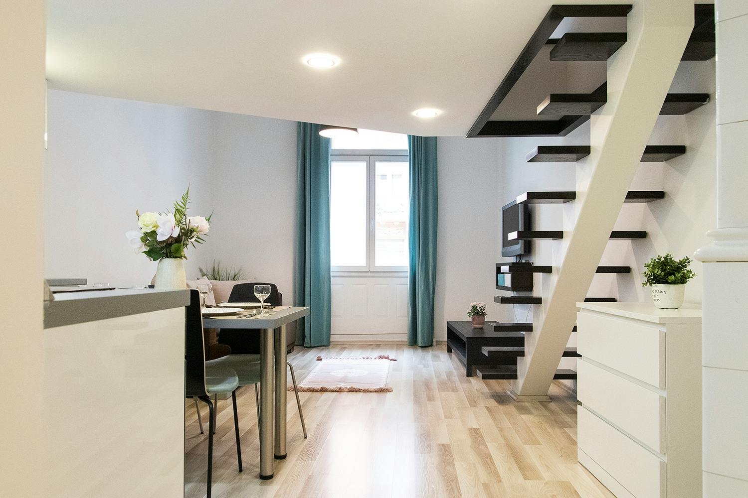 公寓 正在以 HUF 291,693 的月租出租，其位于 Budapest, Semmelweis utca