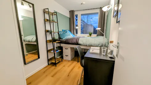 Private room for rent on Plettstraße, Munich