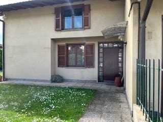 House for rent for €1,300 per month in Casciago, Via Campi Aperti