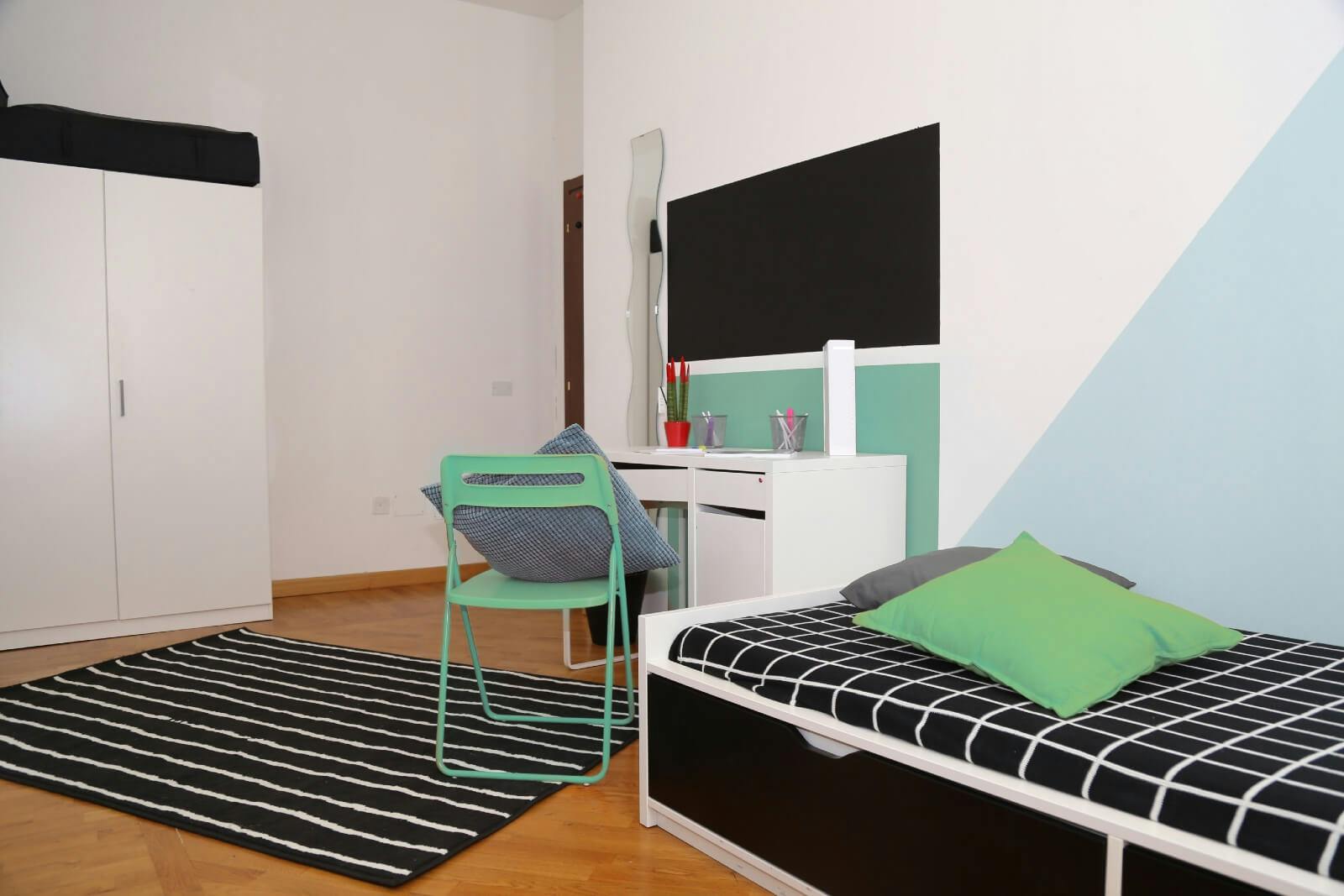 Private room for rent for €550 per month in Trento, Via delle Orfane