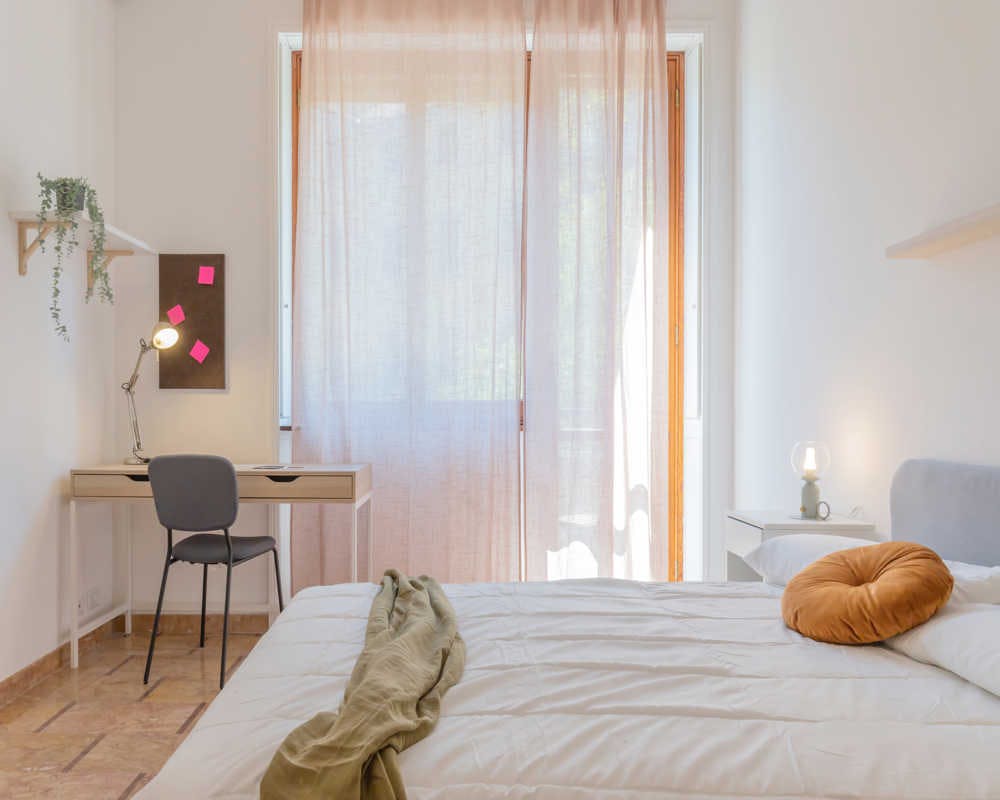 Via Santa Sofia, Milan preview