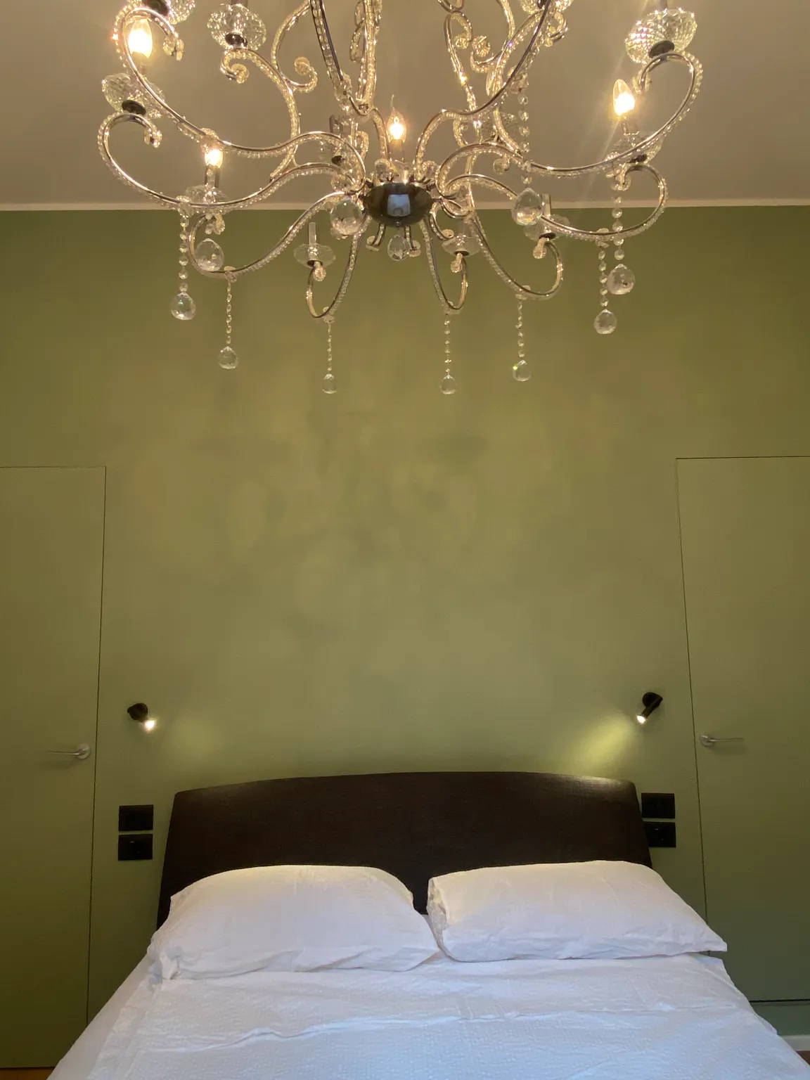 2-Bedroom Apartment in Via Milano, Como 4