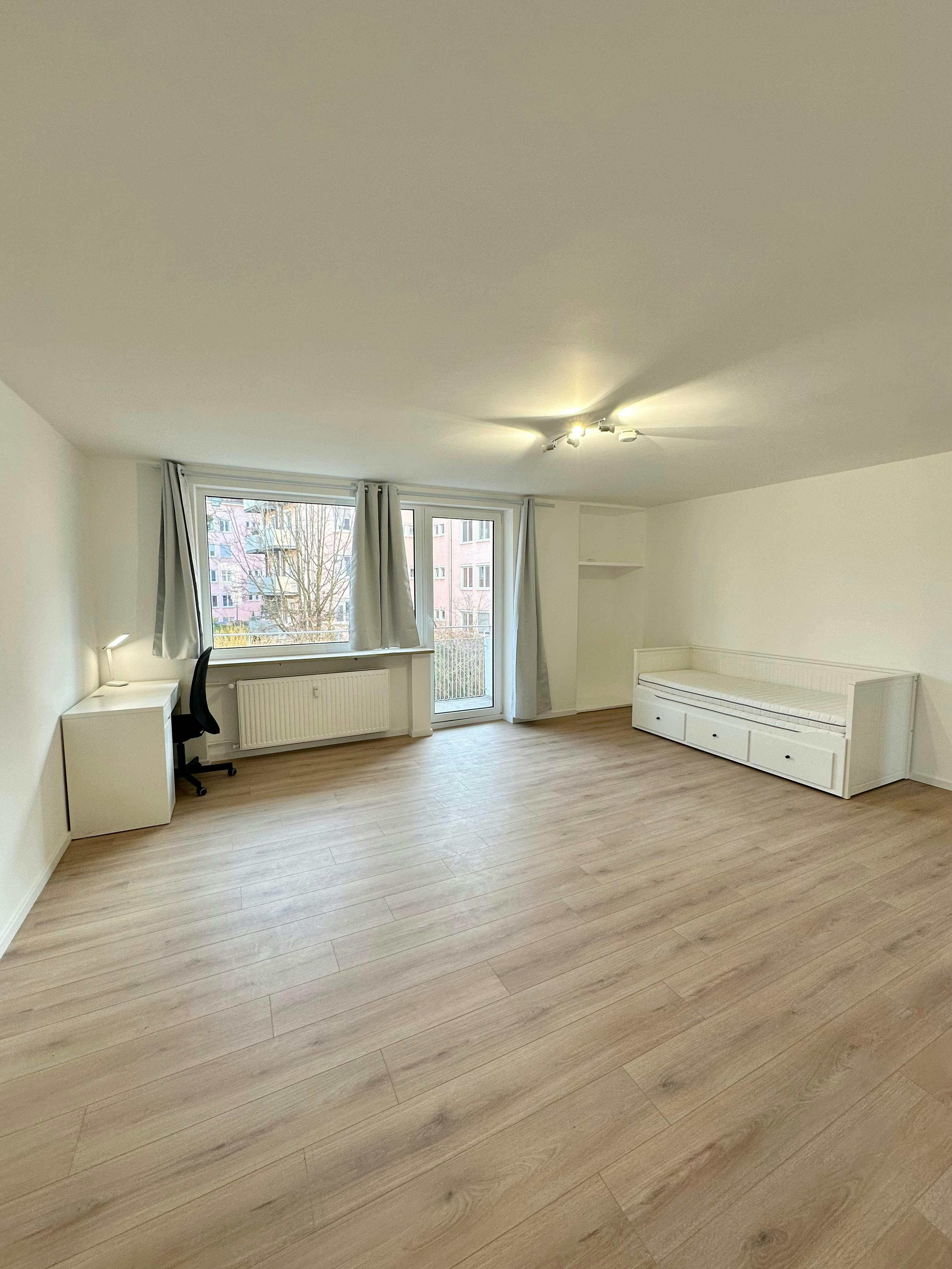 Private room for rent for €1,015 per month in Munich, Hörwarthstraße