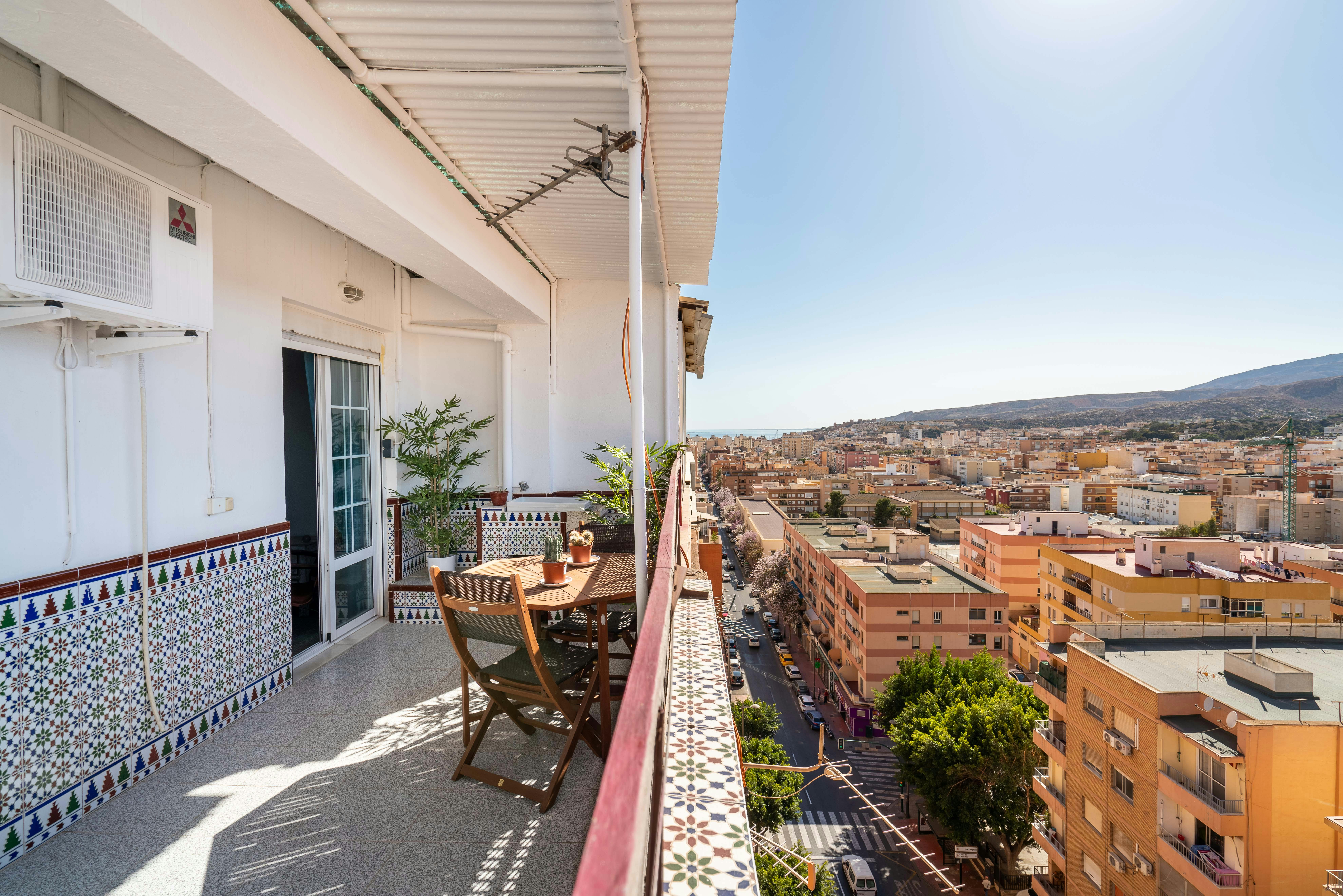 Apartment for rent for €960 per month in Almería, Calle Granada