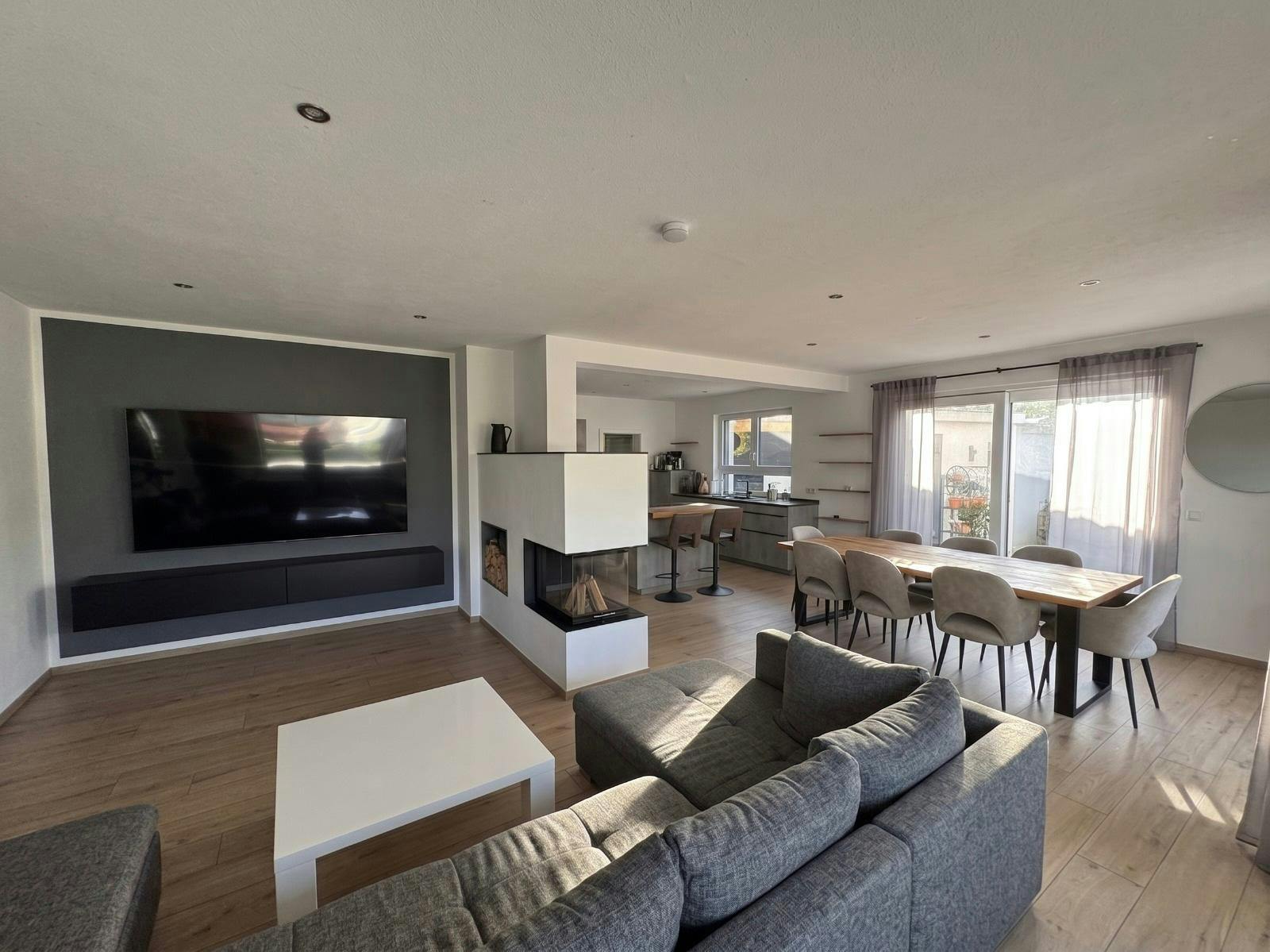 House for rent for €2,800 per month in Vierkirchen, Weichser Straße