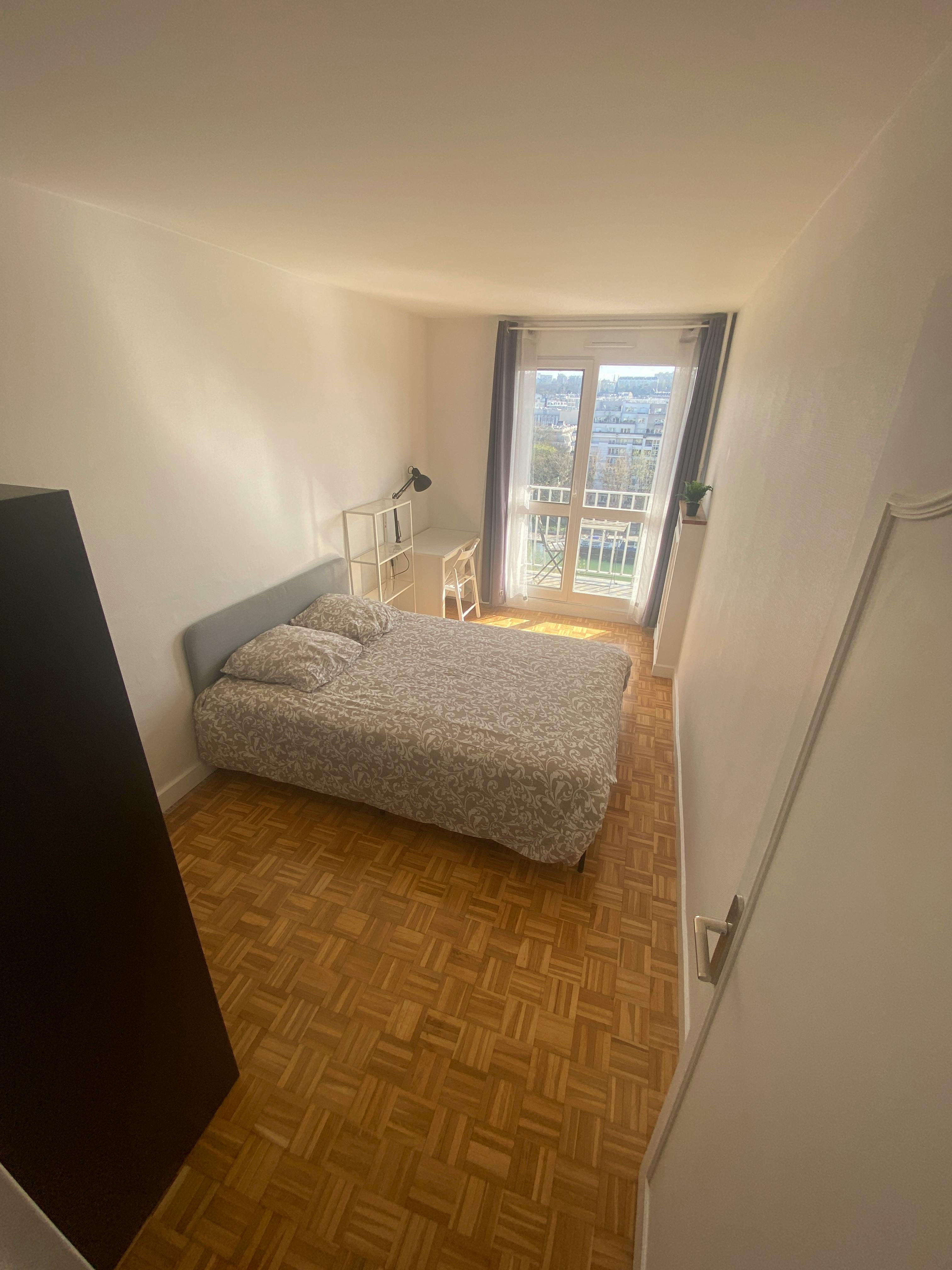 Quai de la Seine, Paris preview