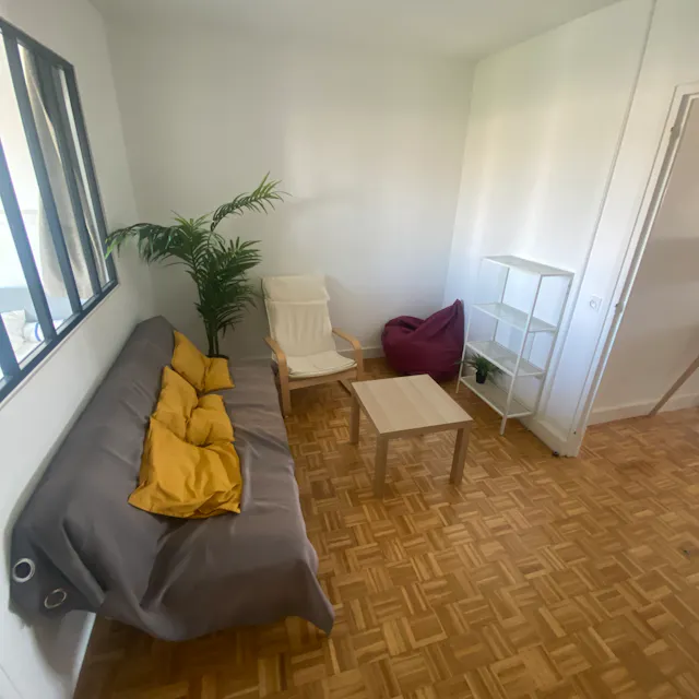 Private room in Quai de la Seine, Paris (1702022) room image 2