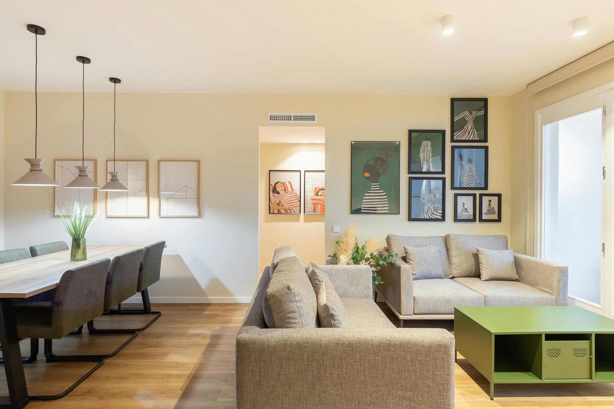 Carrer de Còrsega, Barcelona preview