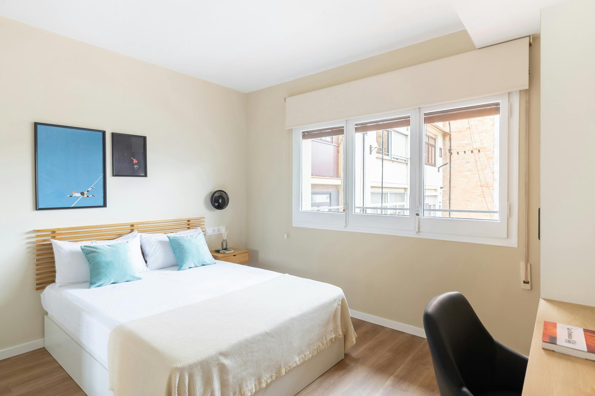 Carrer de Còrsega, Barcelona preview