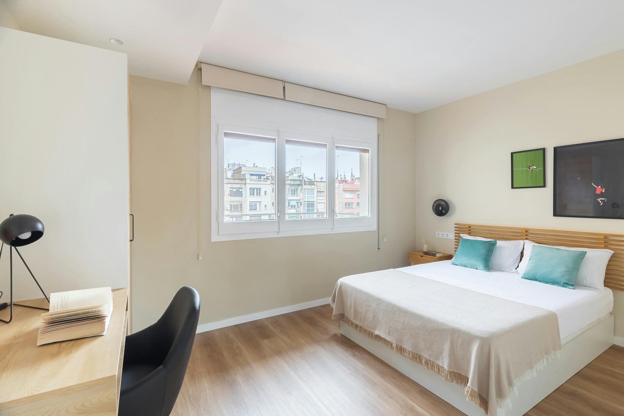 Carrer de Còrsega, Barcelona preview