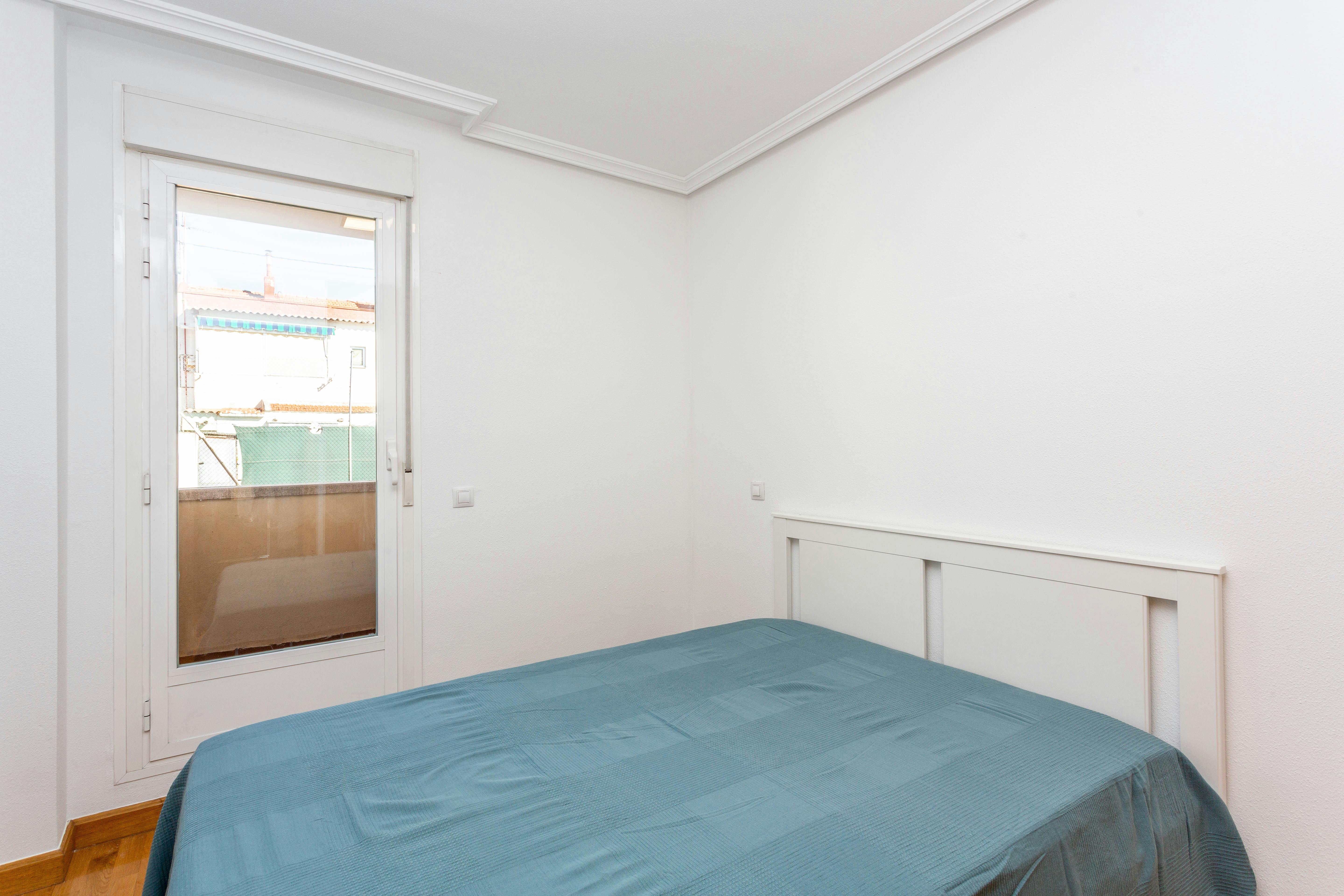 1-Bedroom Building in Calle de Santoña, Madrid (1702131) ROOM