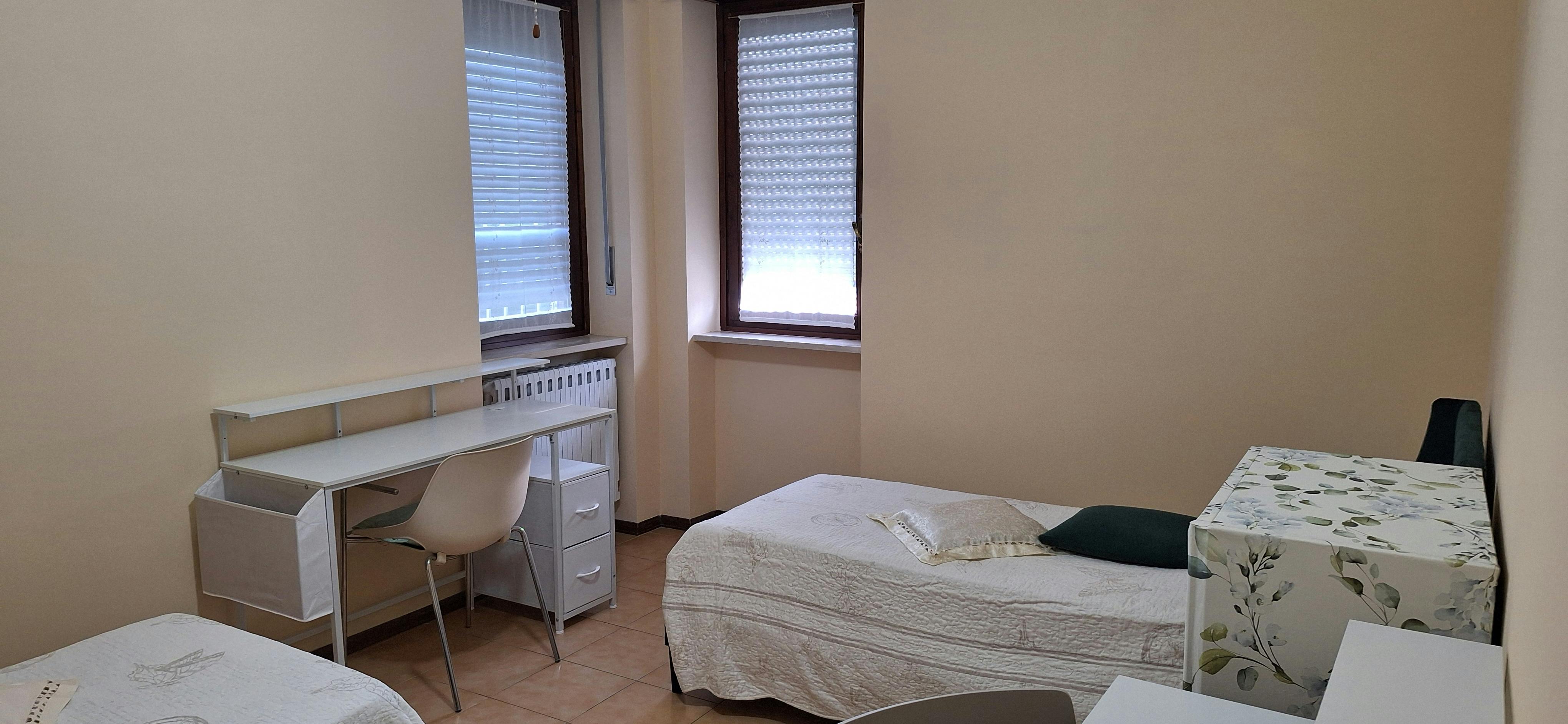 Shared room for rent for €300 per month in Turin, Via Giovanni Martina
