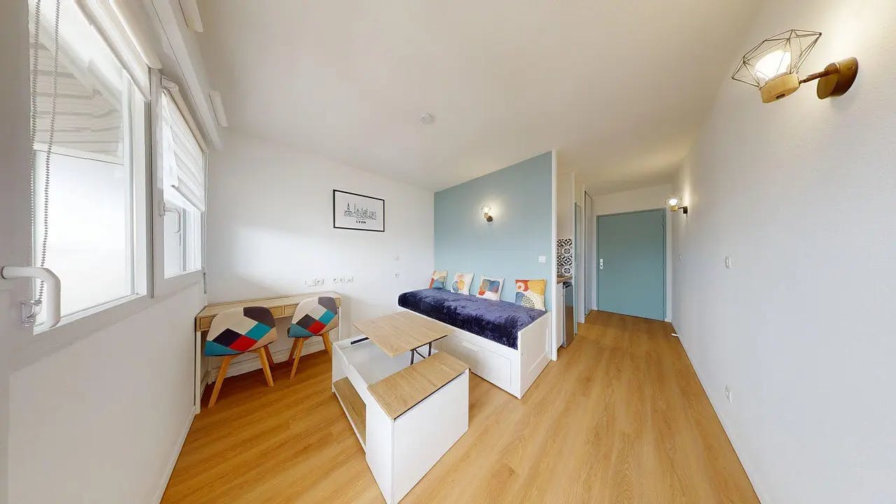 Студія за оренду для 645 EUR на місяць у Bron, Avenue Général de Gaulle