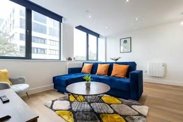 Apartament de închiriat pentru 9.999 GBP pe lună în Stretford, Talbot Road