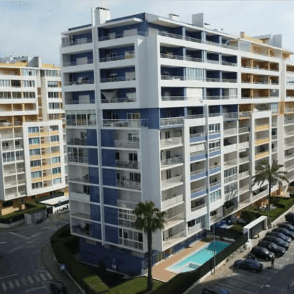 Apartment for rent for €1,350 per month in Portimão, Rua João Simões Tavares