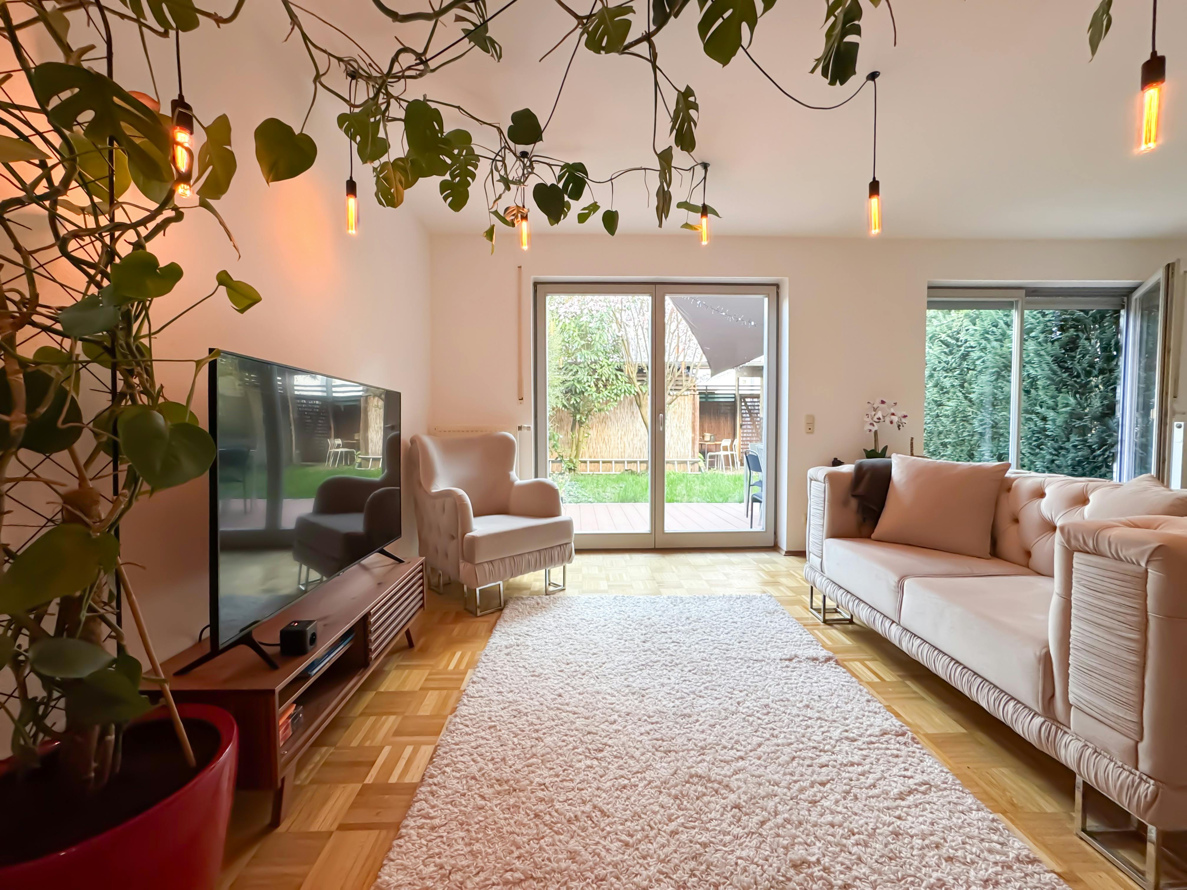 House for rent for €5,500 per month in Neufahrn bei Freising, Marktplatz