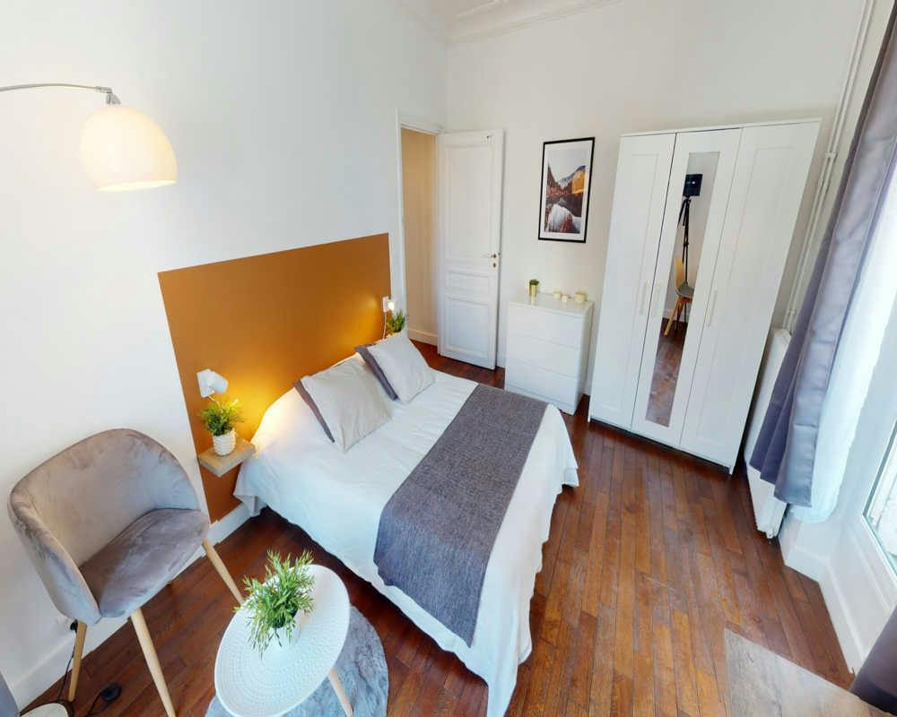 Private room in Rue de Tilsitt, Paris (1702705) room image 2