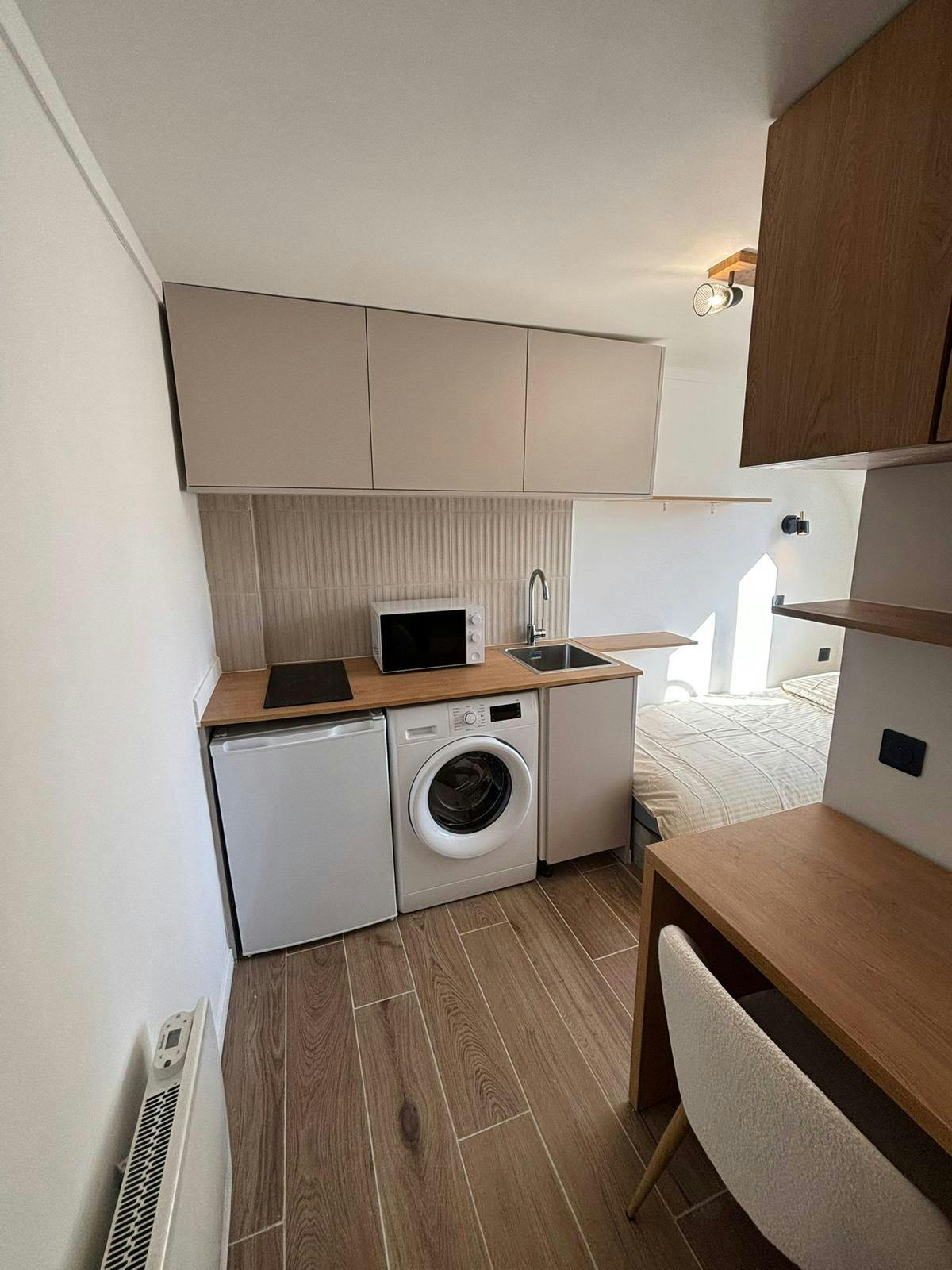Studio for rent for €950 per month in Paris, Rue d'Aboukir