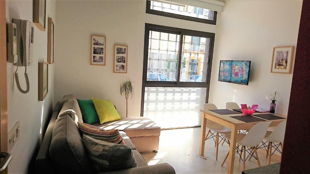 Apartment for rent for €1,600 per month in Málaga, Calle Cerrojo
