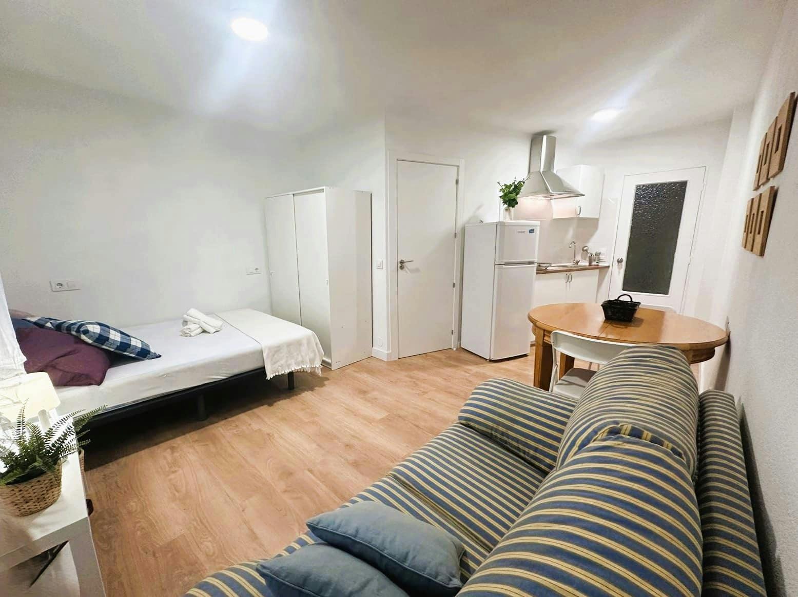 Studio for rent for €760 per month in Alcalá de Henares, Calle de Gil de Andrade