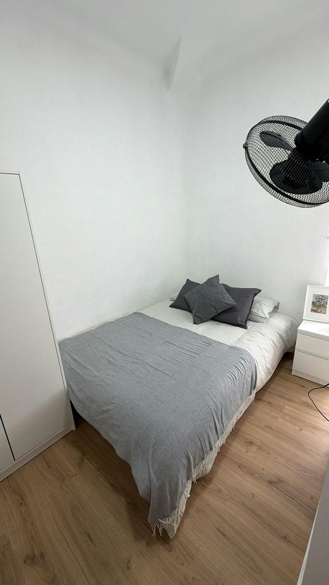 Pokój prywatny do wynajęcia za 300 € miesięcznie w mieście Alicante, Pasaje Campoamor