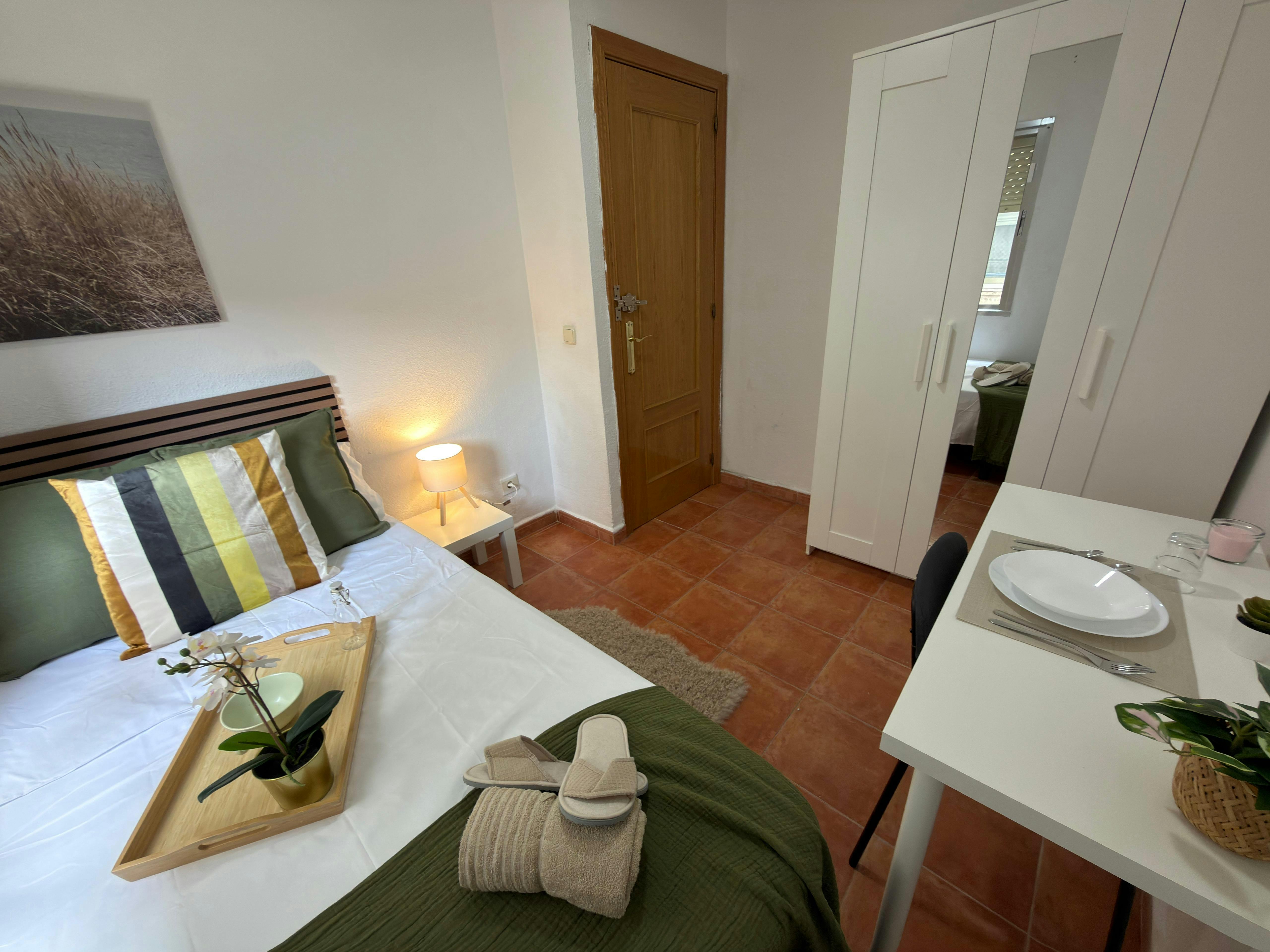 WG-Zimmer zu mieten für 380 € pro Monat in Parla, Calle Fuenlabrada