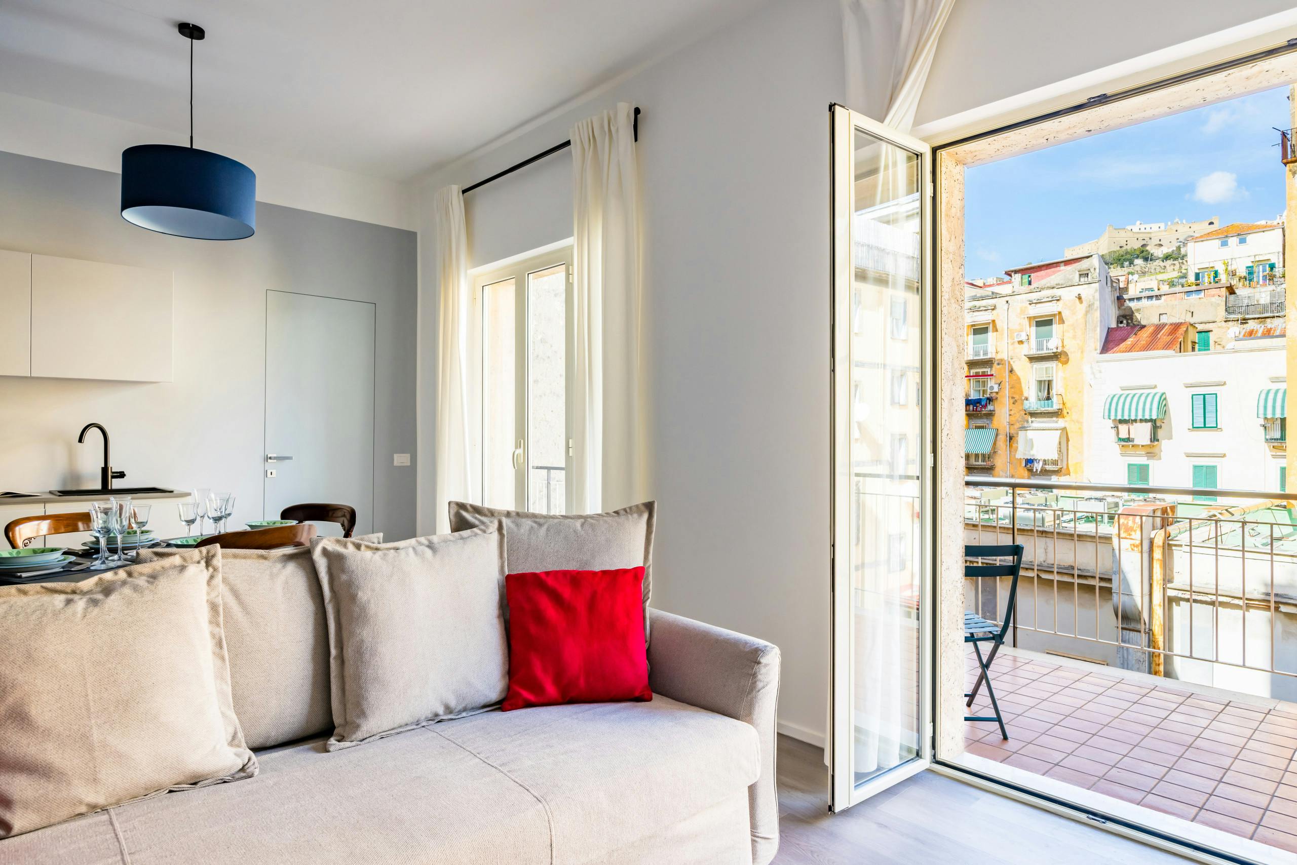 Apartment for rent for €9,999 per month in Naples, Via Nardones