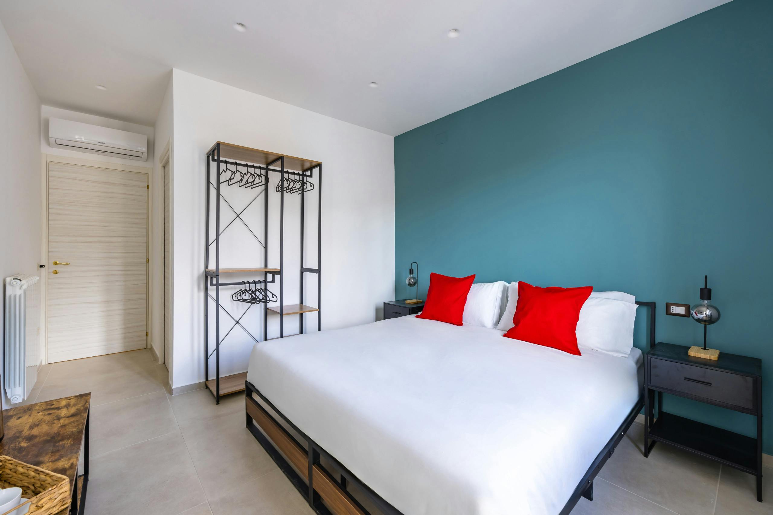 Edificio en alquiler por 9999 € al mes en Naples, Salita Sant'Antonio Ai Monti