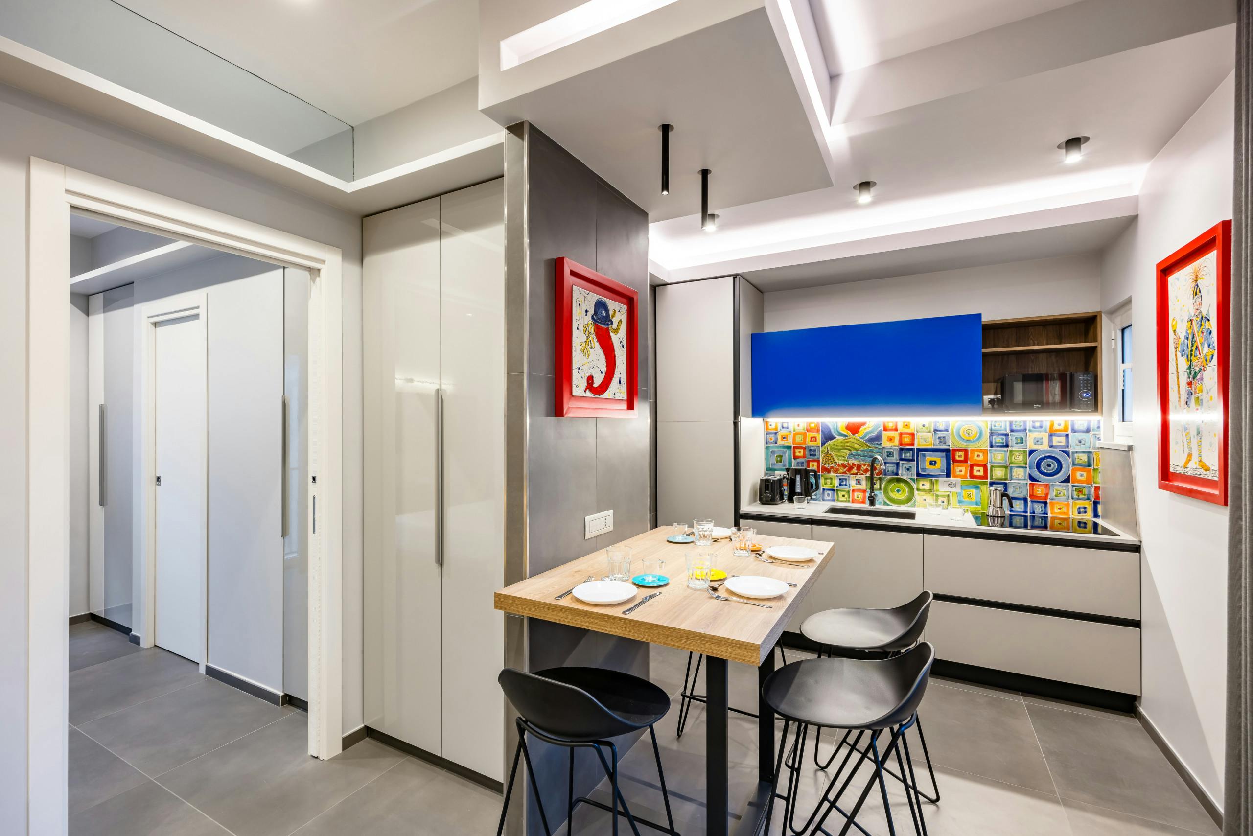 Apartment for rent for €9,999 per month in Naples, Via Santa Maria Antesaecula