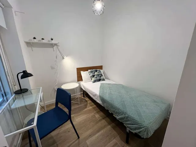 2-Bedroom Apartment in Calle de San Joaquín, Madrid (1703126) room image 20