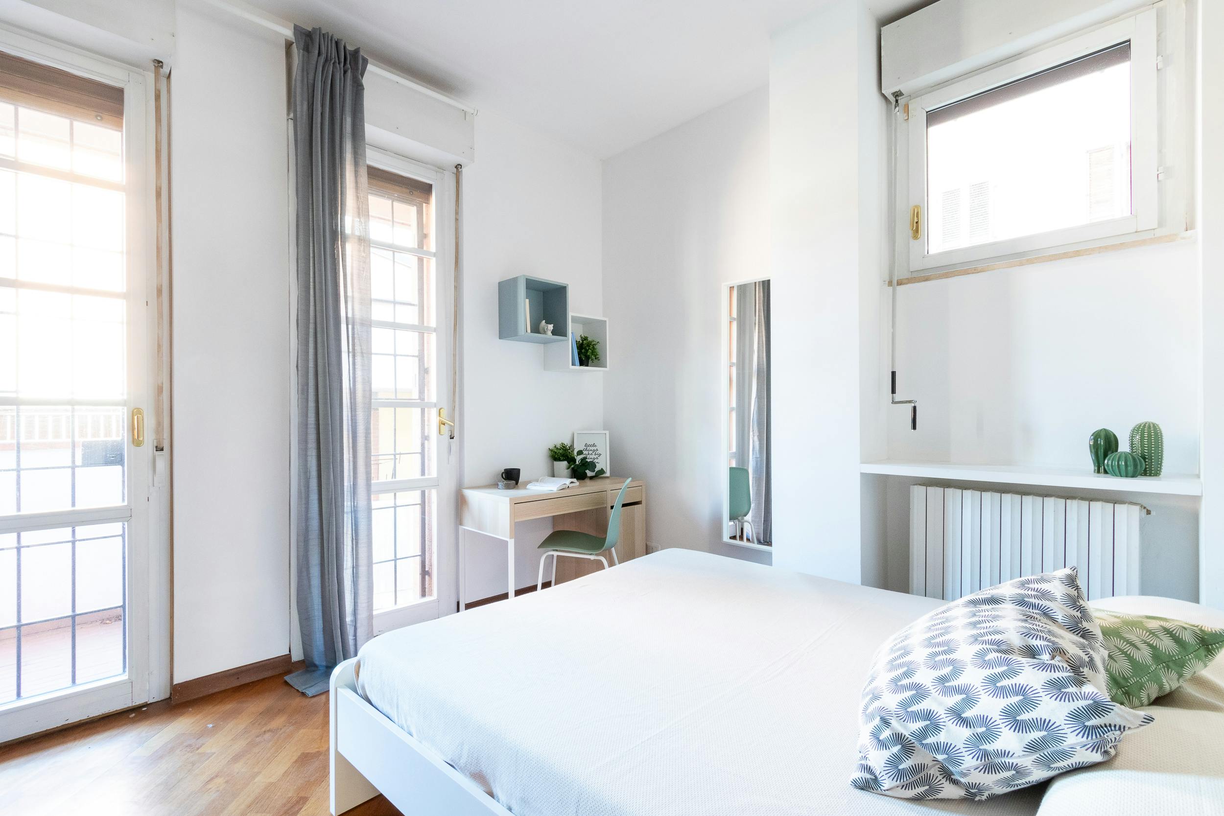 Piazza Ventiquattro Maggio, Milan preview