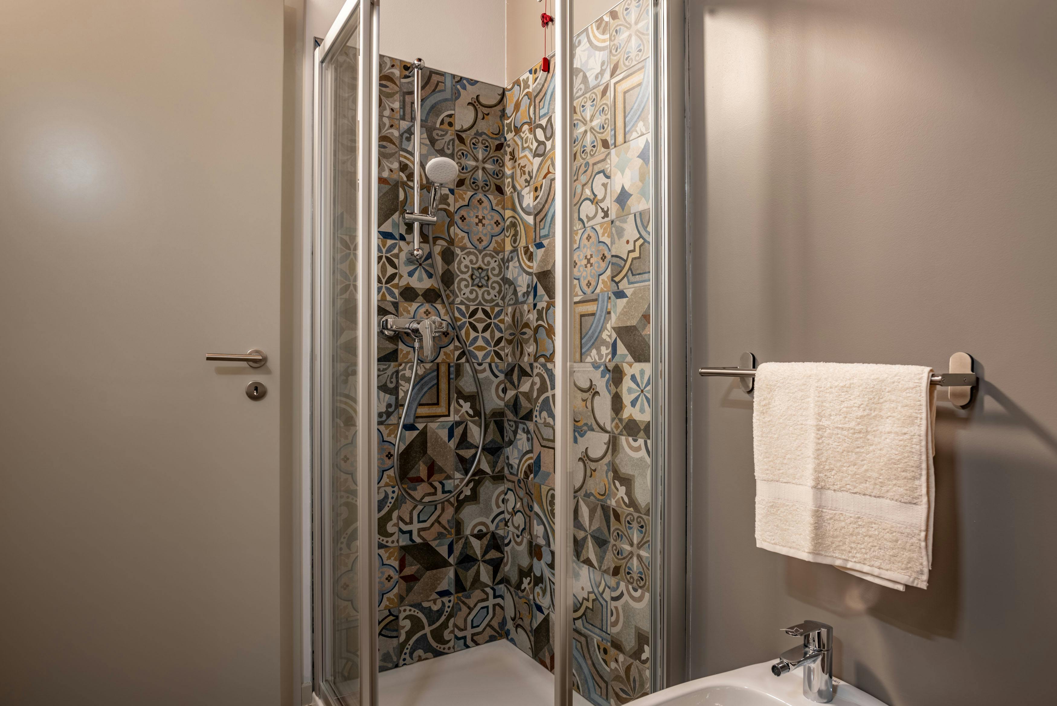 Shared room in Via Paganini, Rovereto room image 1