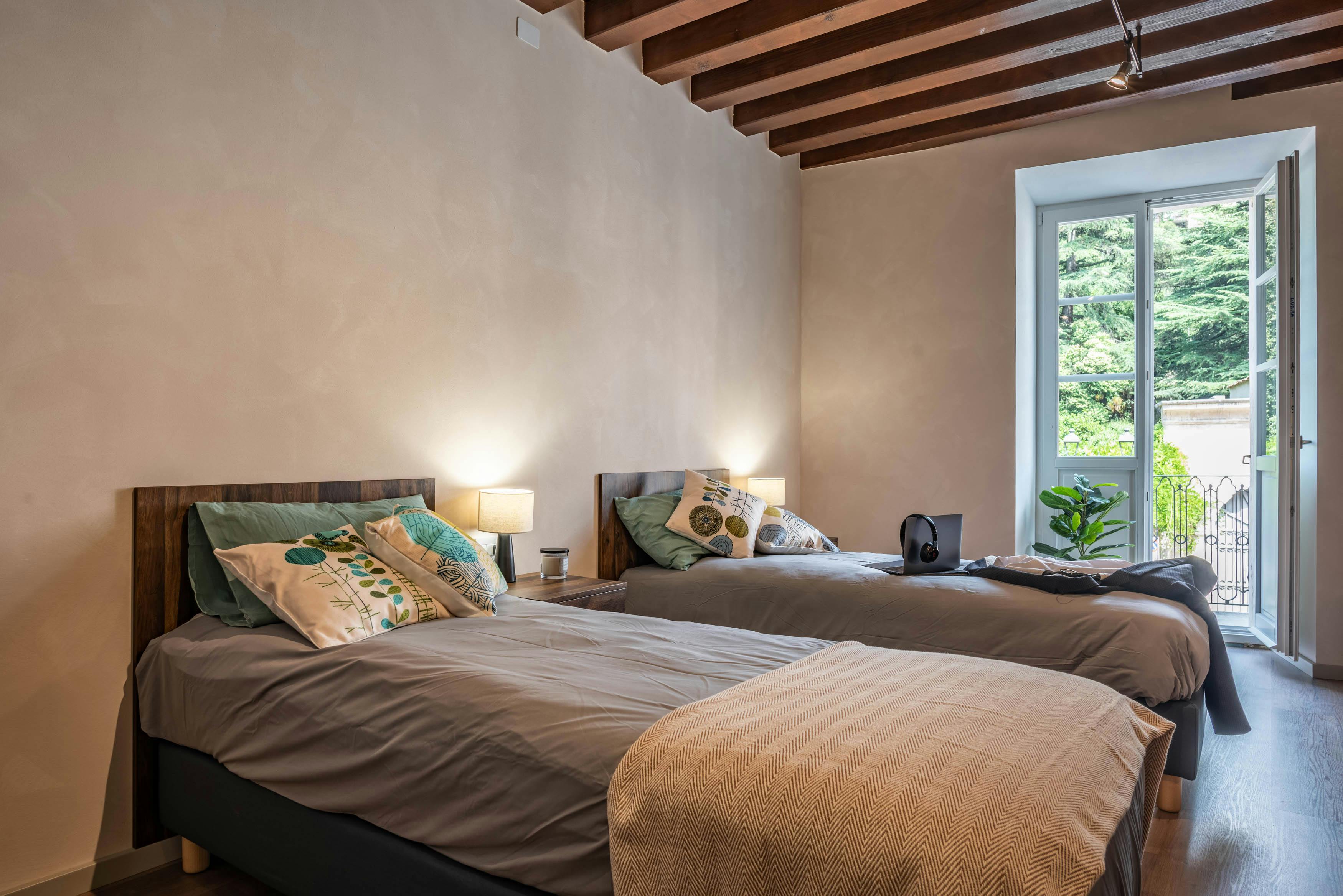 Shared room in Via Paganini, Rovereto (1703195) room image 2