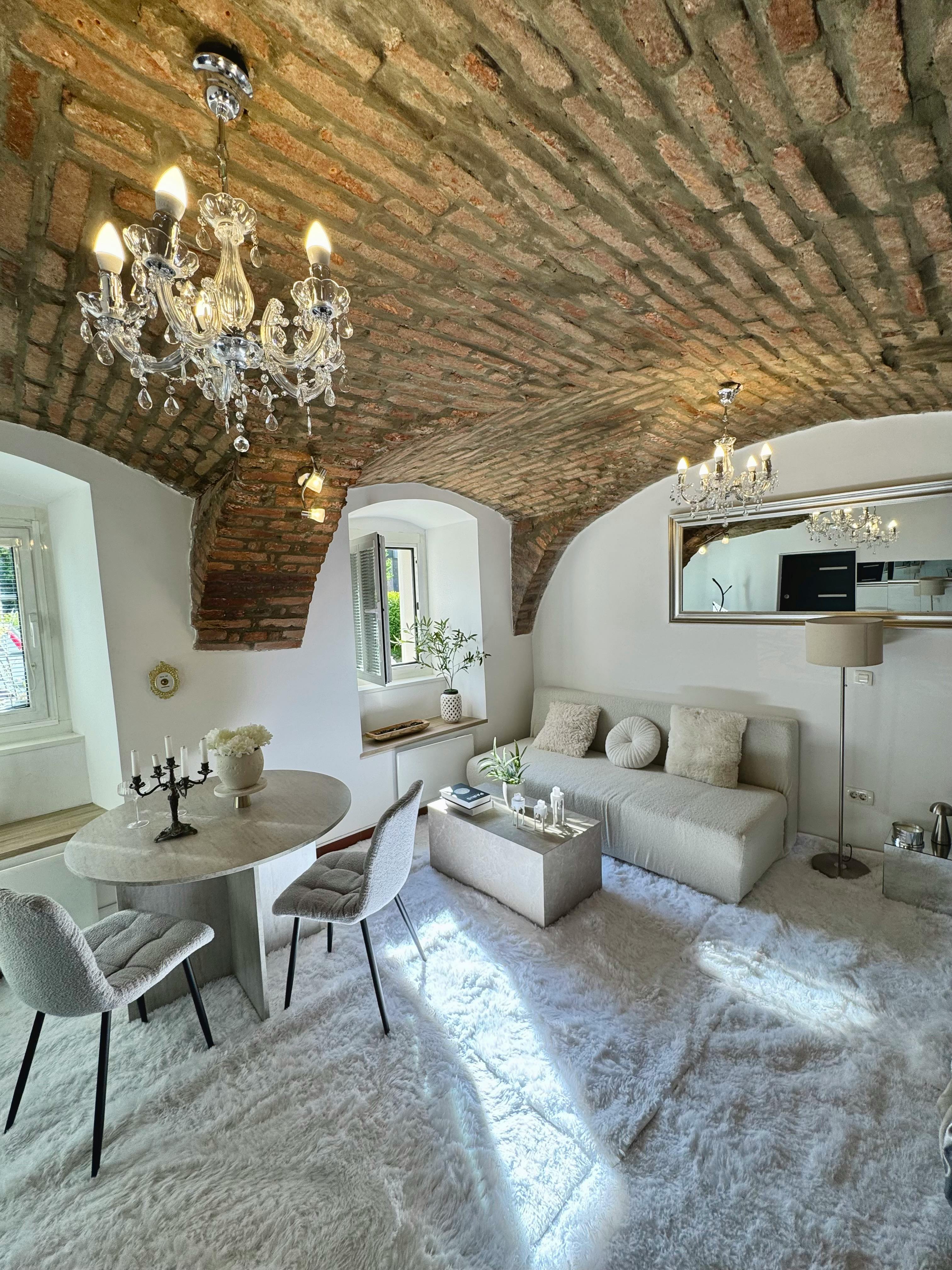 Karlovška cesta, Ljubljana preview