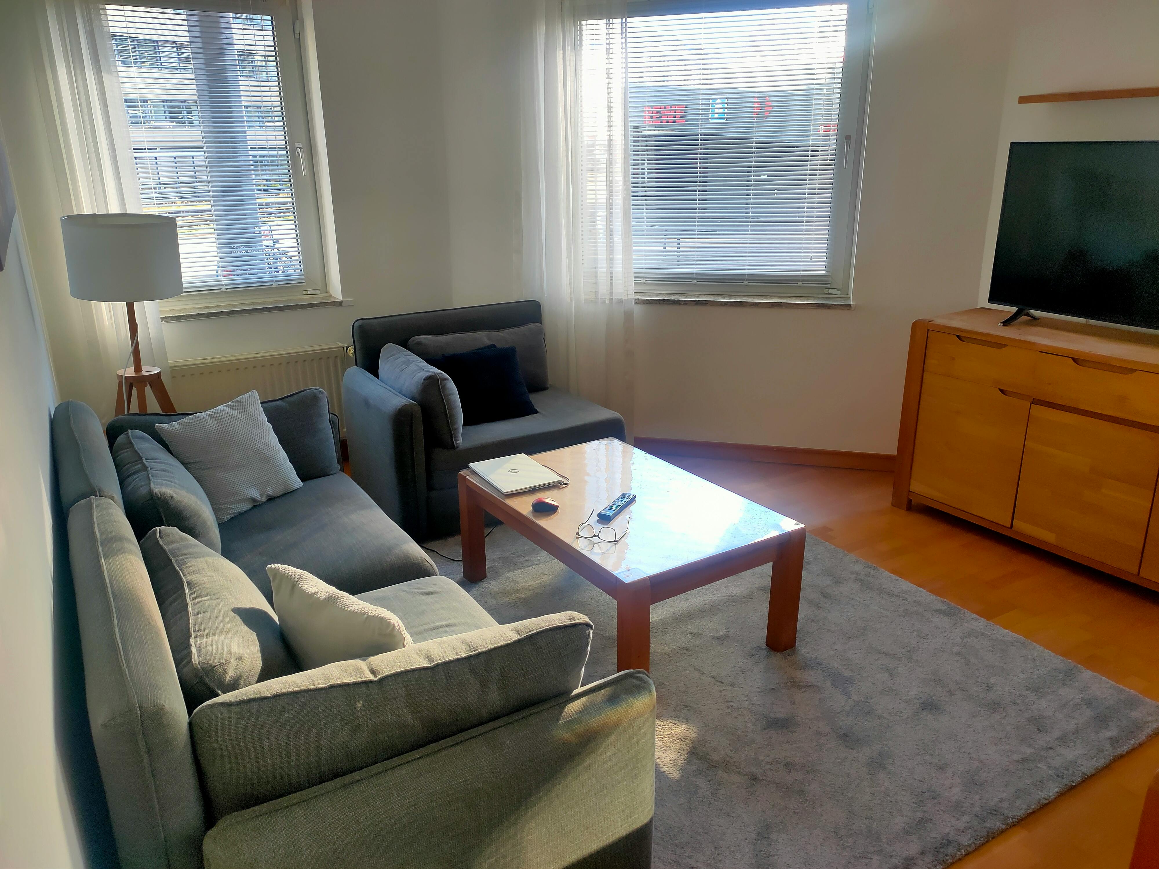Apartment for rent for €2,100 per month in Köln, Trierer Straße