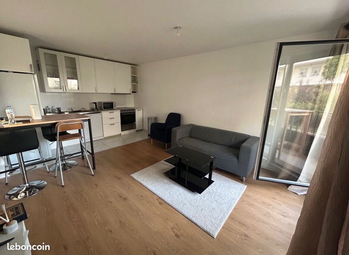 Immeuble à louer pour 1 200 €/mois à Ivry-sur-Seine, Boulevard du Colonel Fabien