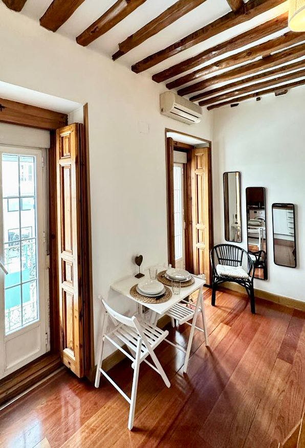 Studio à louer pour 1 500 €/mois à Madrid, Calle del Maestro Guerrero