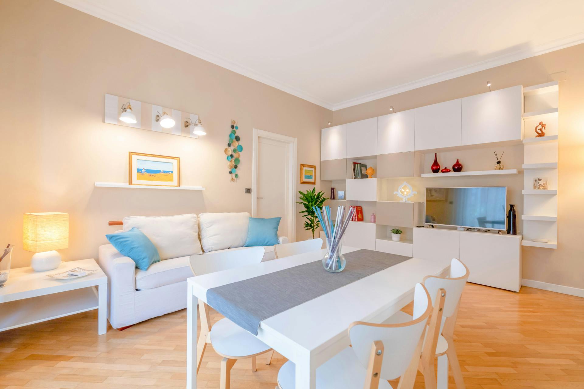 House for rent for €1,000,000 per month in Bari, Via Niccolò Pizzoli