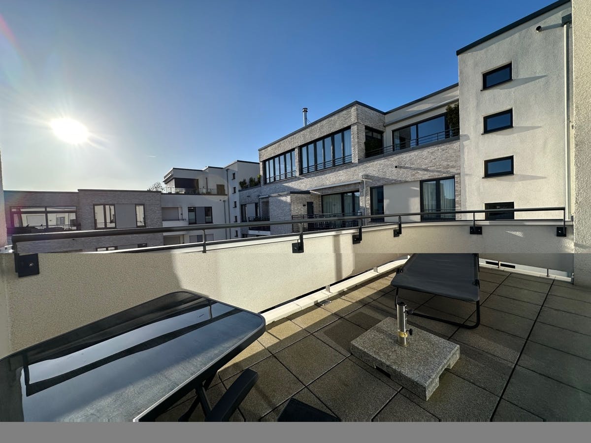 Lägenhet att hyra för 1 950 € i månaden i Düsseldorf, Hohenzollernallee