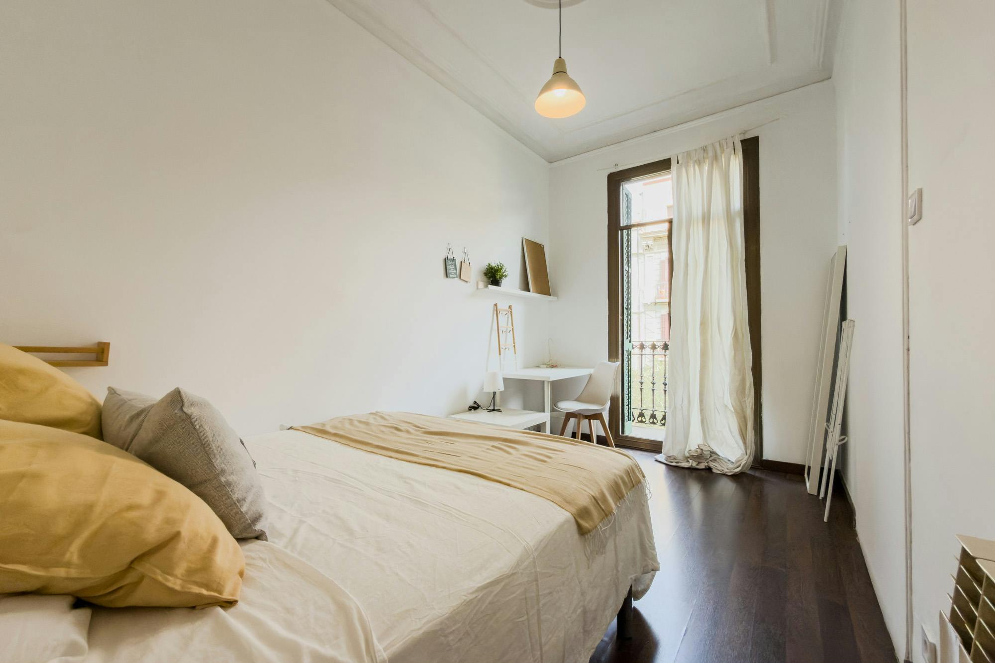 Carrer de València, Barcelona preview