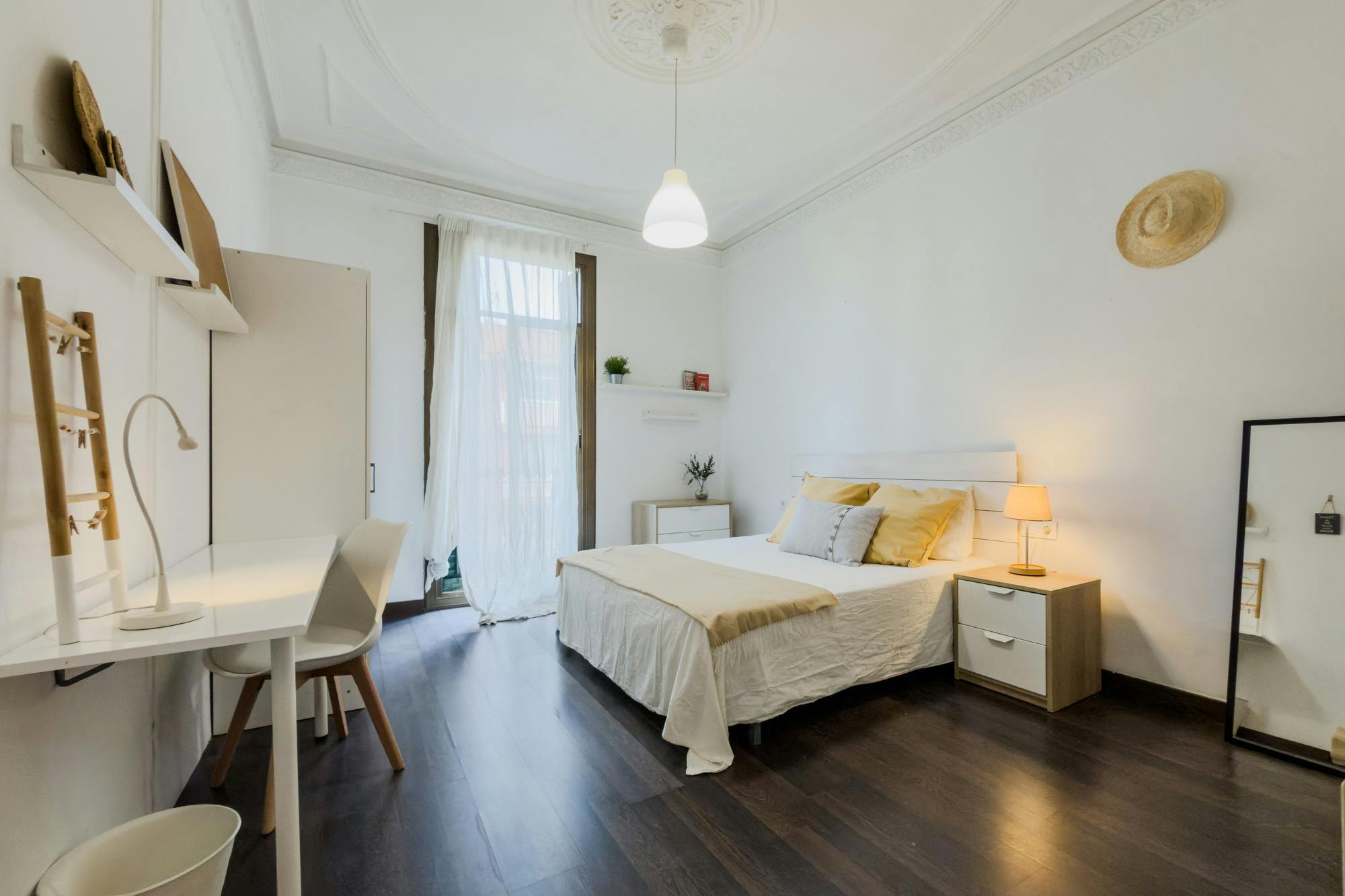 Carrer de València, Barcelona preview