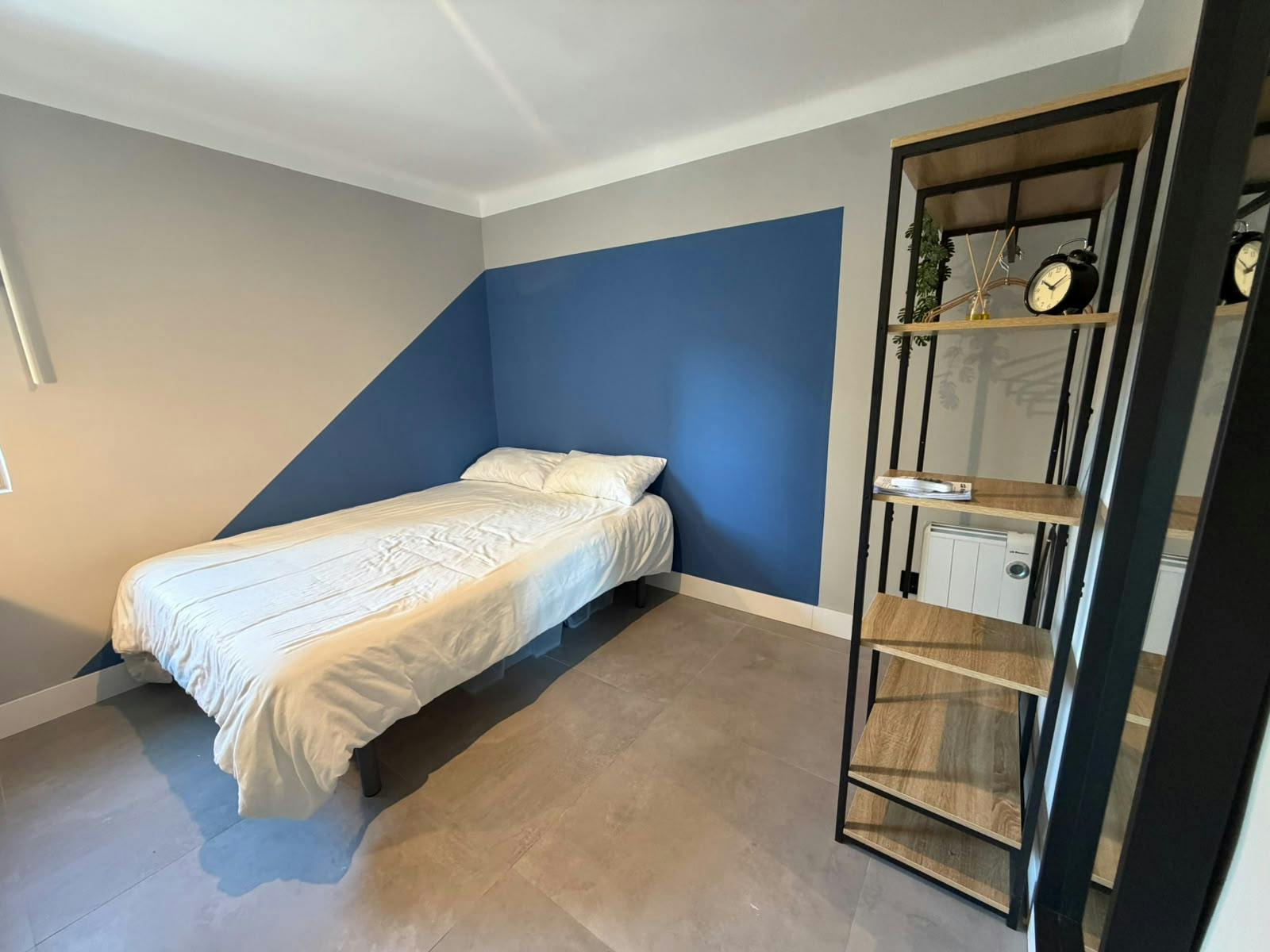 Private room in Calle Acentejo, Madrid (1703711) room image 2