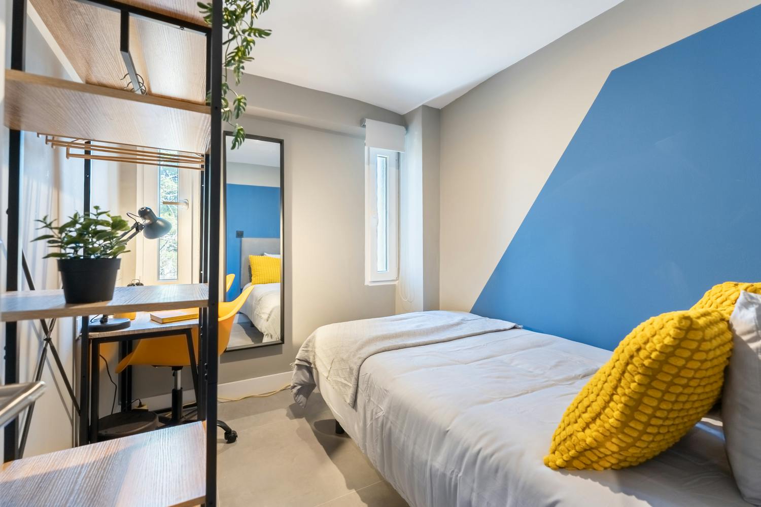 Single room Madrid, 1 bed, 8m² — photo 1