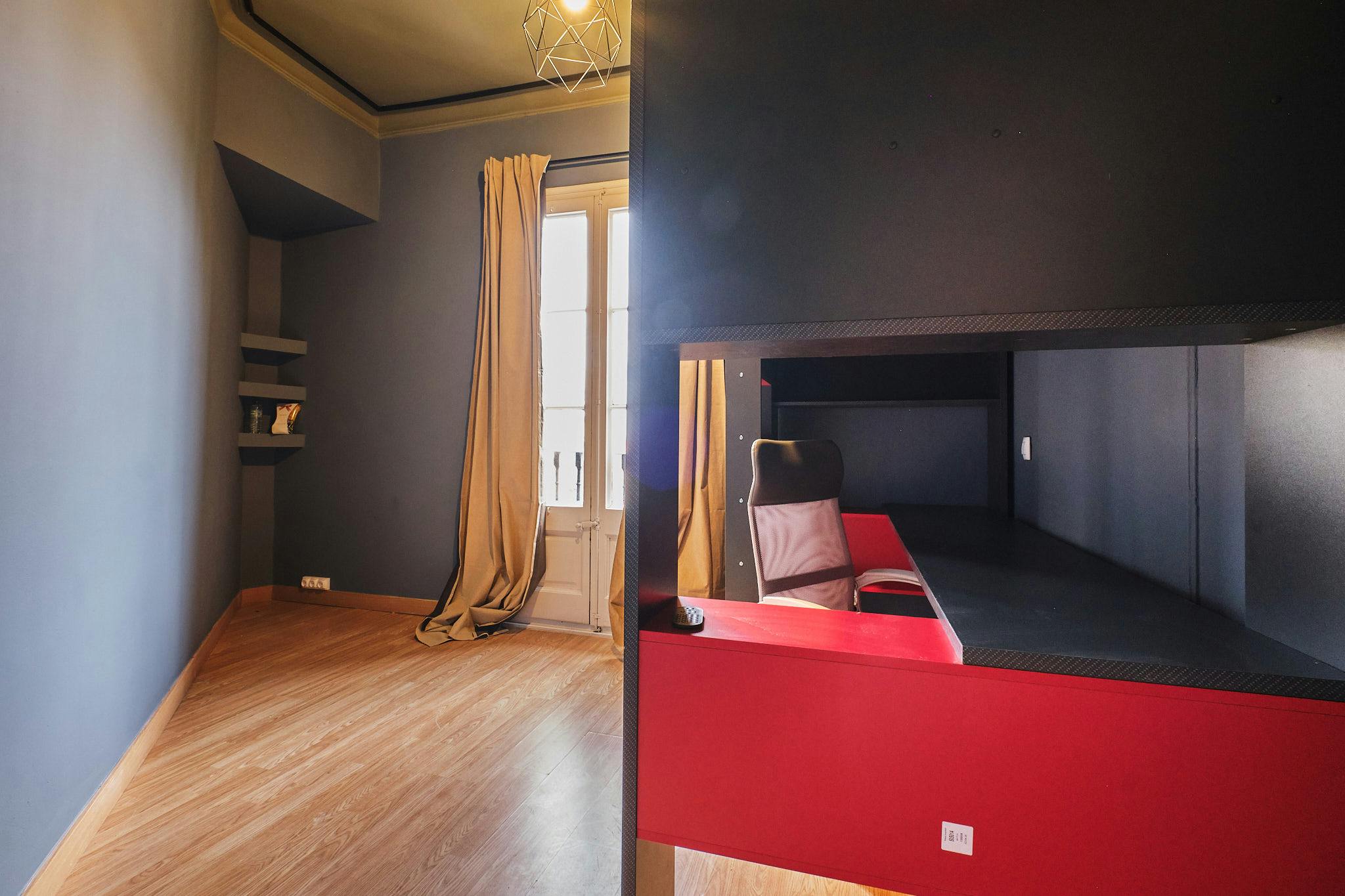 Private room in Carrer de Balmes, Barcelona (1703806) room image 1