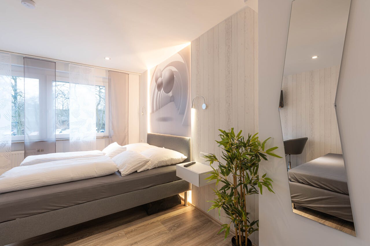 Studio zu mieten für 1.500 € pro Monat in Leverkusen, Weiherstraße
