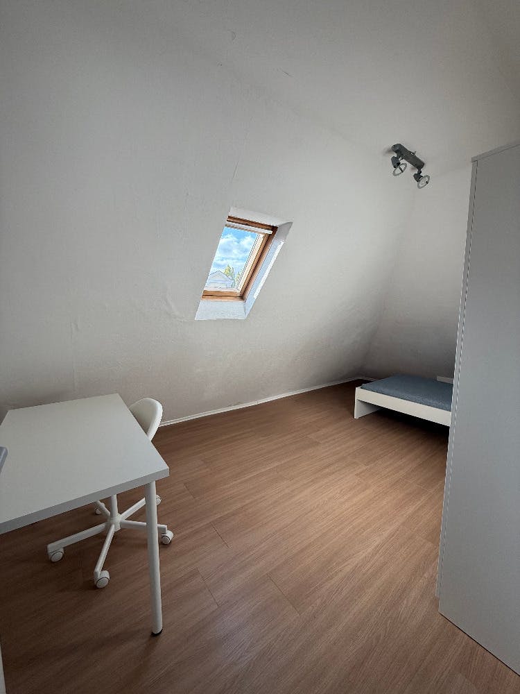 Общая комната сдается в аренду за 550 € в месяц в Stuttgart, Stuttgarter Straße
