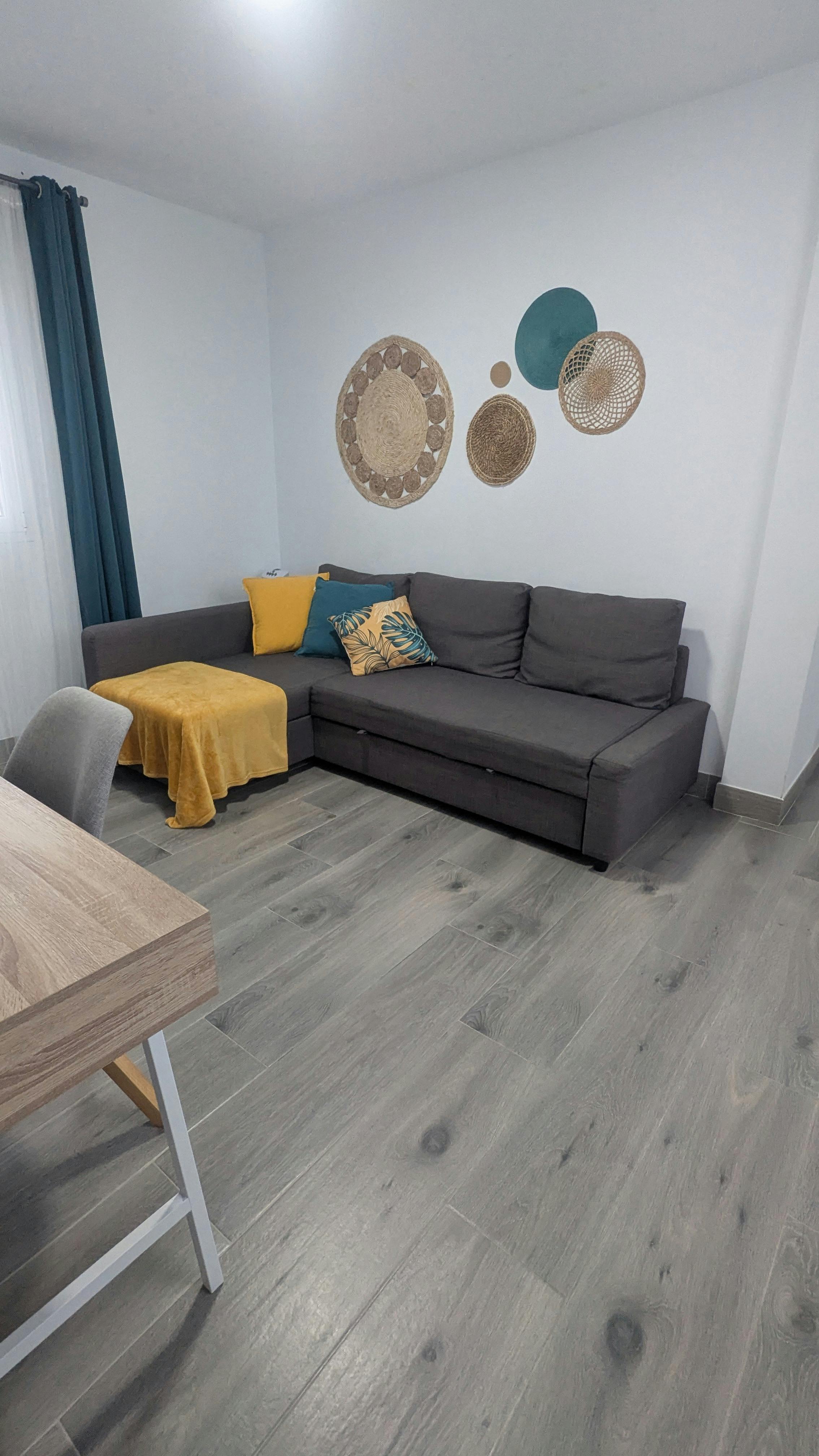公寓 正在以 €990 的月租出租，其位于 Telde, Calle Artemi Semidán